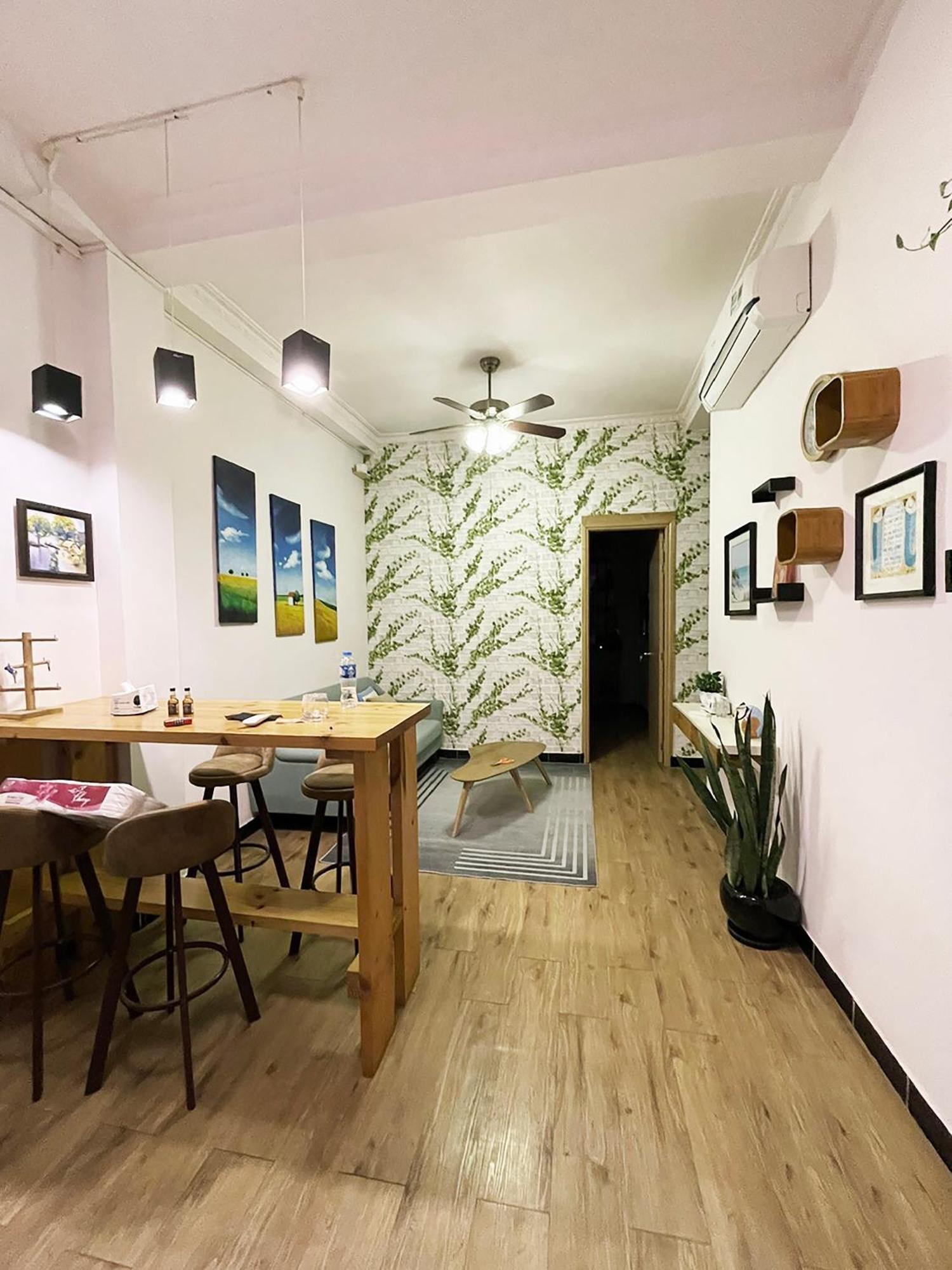 Ductai's & Behind In Bui Vien St Apartment