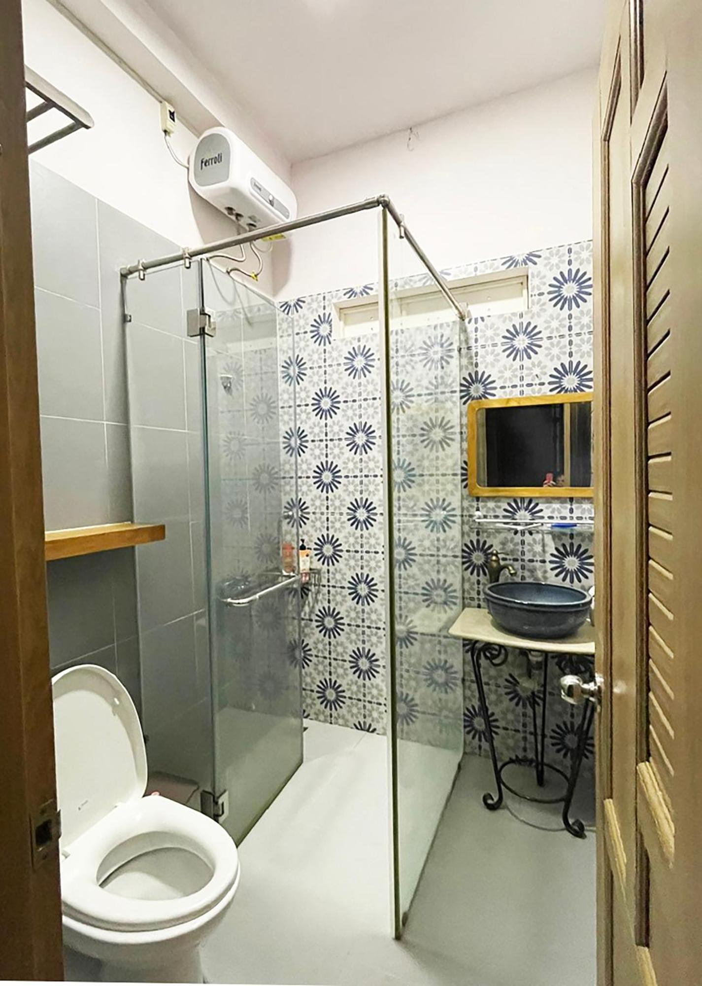 Ductai's & Behind In Bui Vien St Apartment