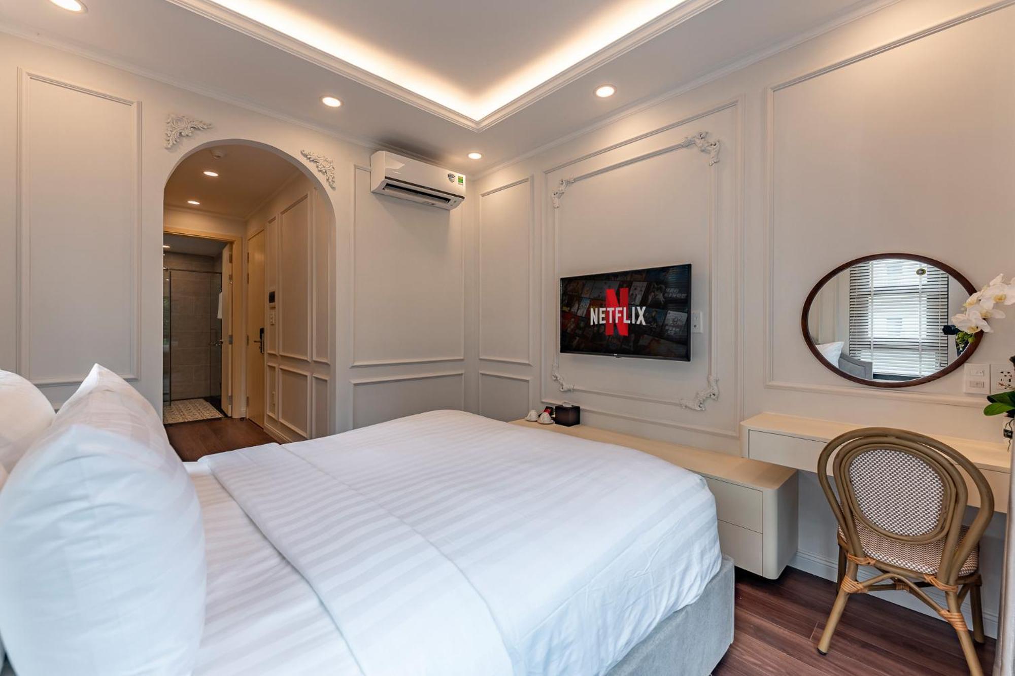 Golden Sun & * Ho Chi Minh City