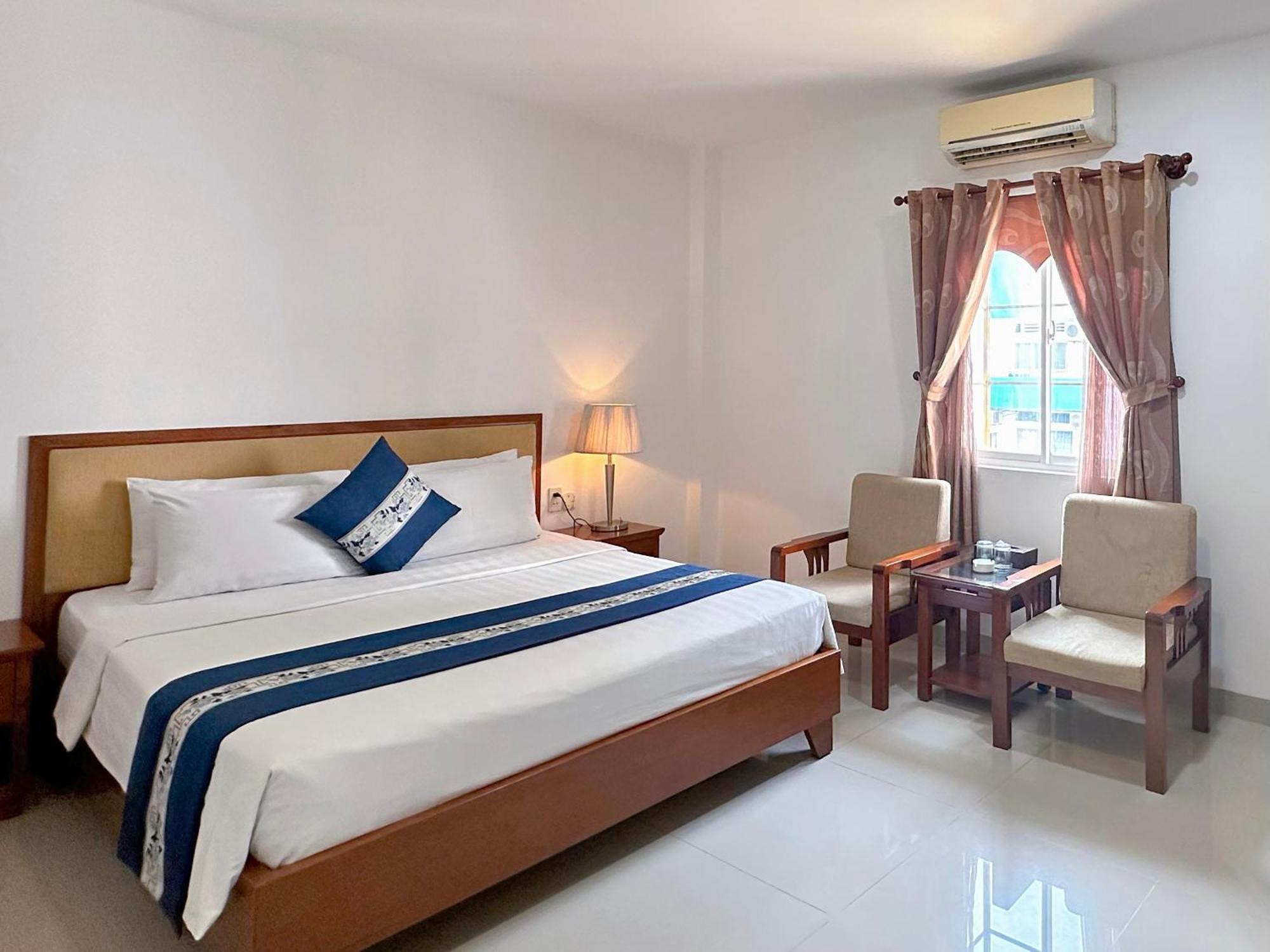 Ruby Star Hotel- Near Ben Thanh Market