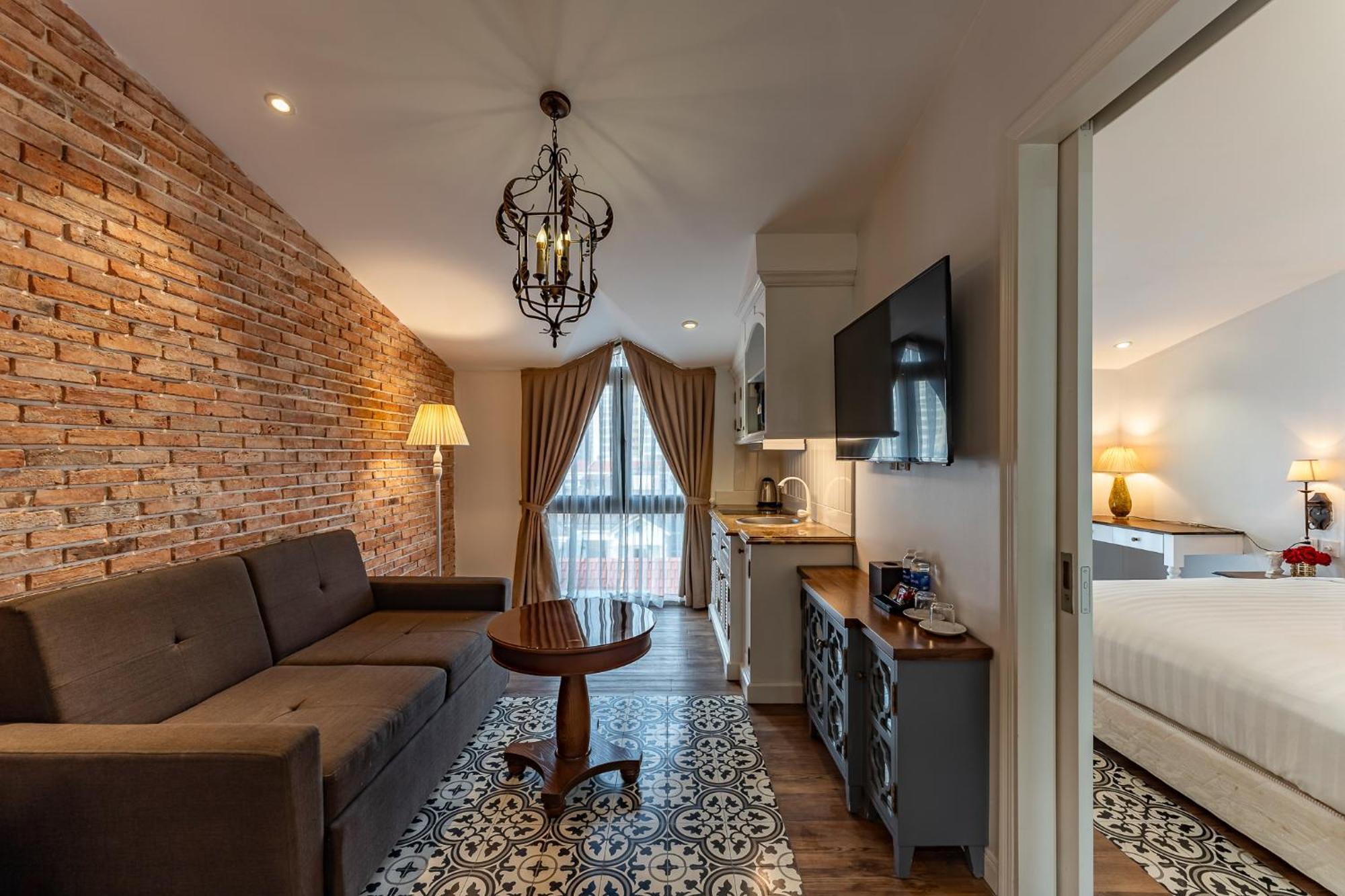 Golden Star & Apartment *