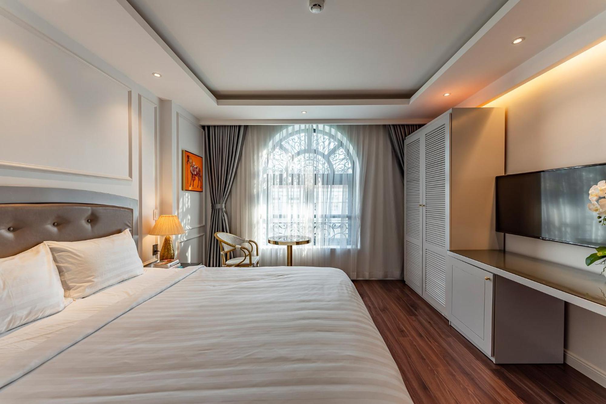 Golden Star & Ho Chi Minh City