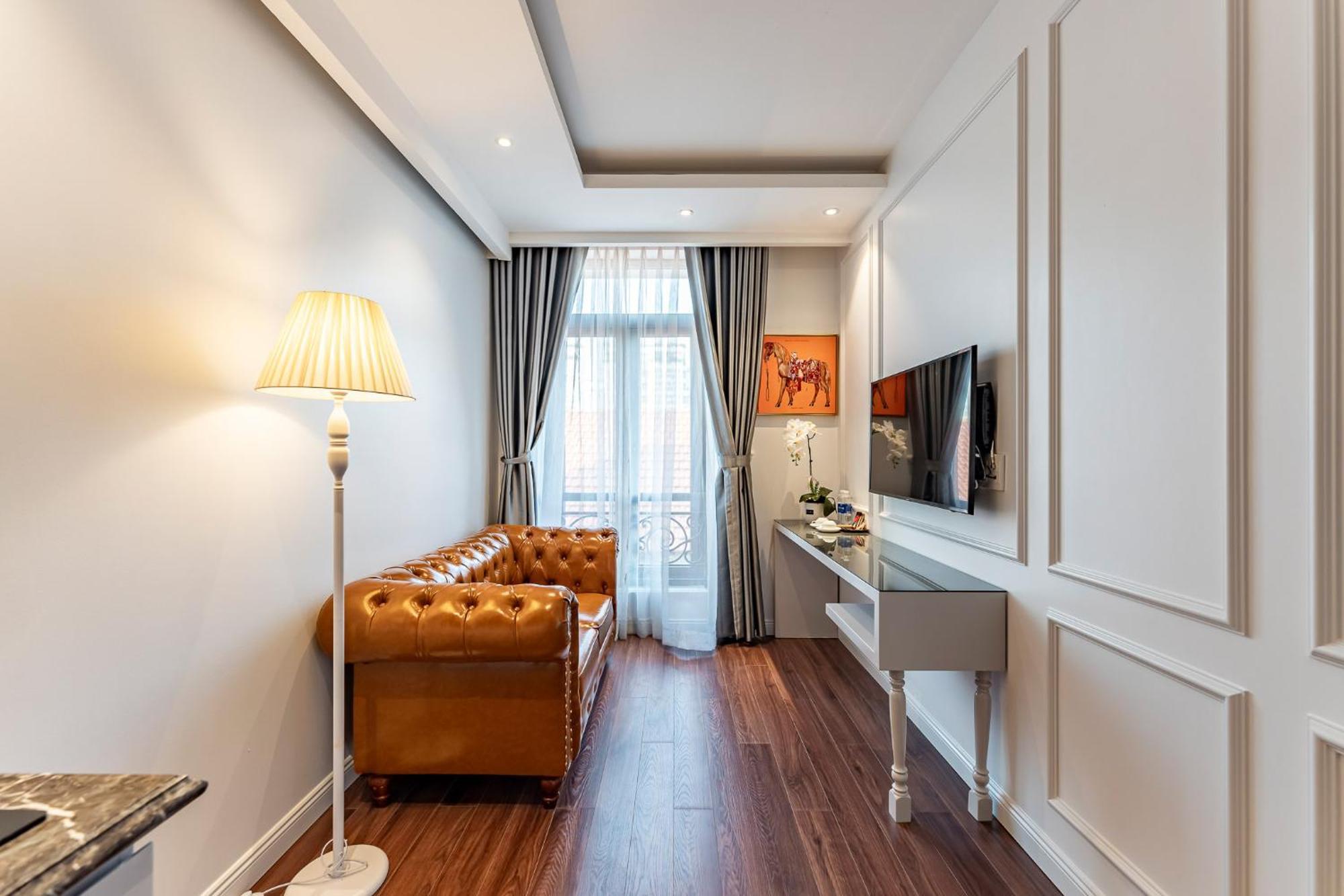 Golden Star & Apartment