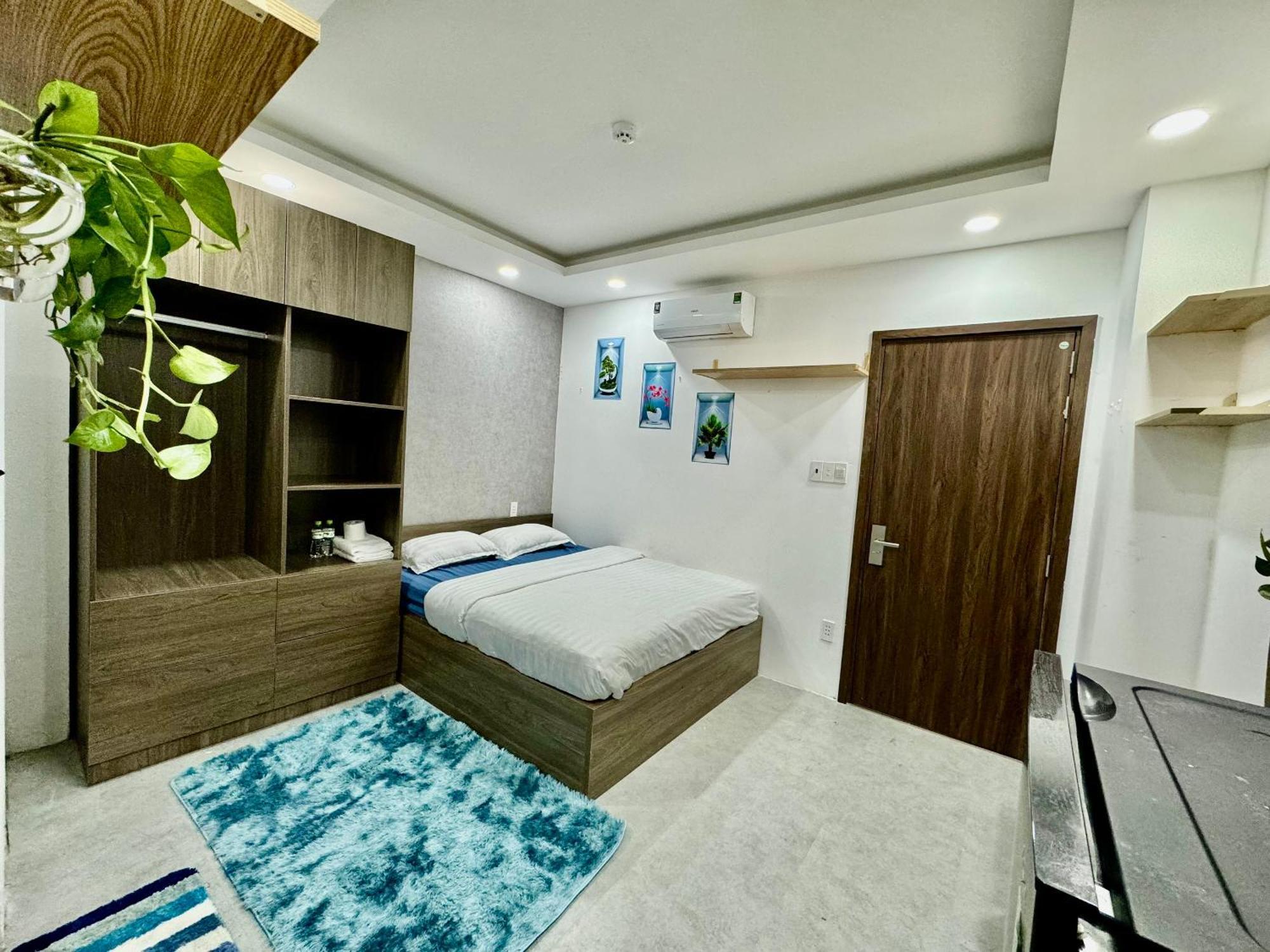 Dlux Saigon
