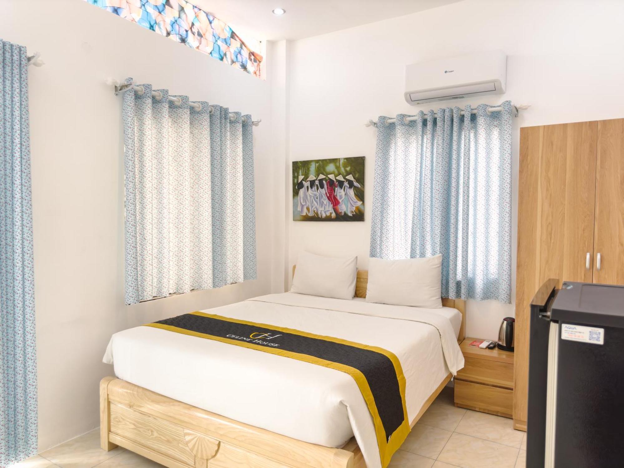 Homestay Celine House *