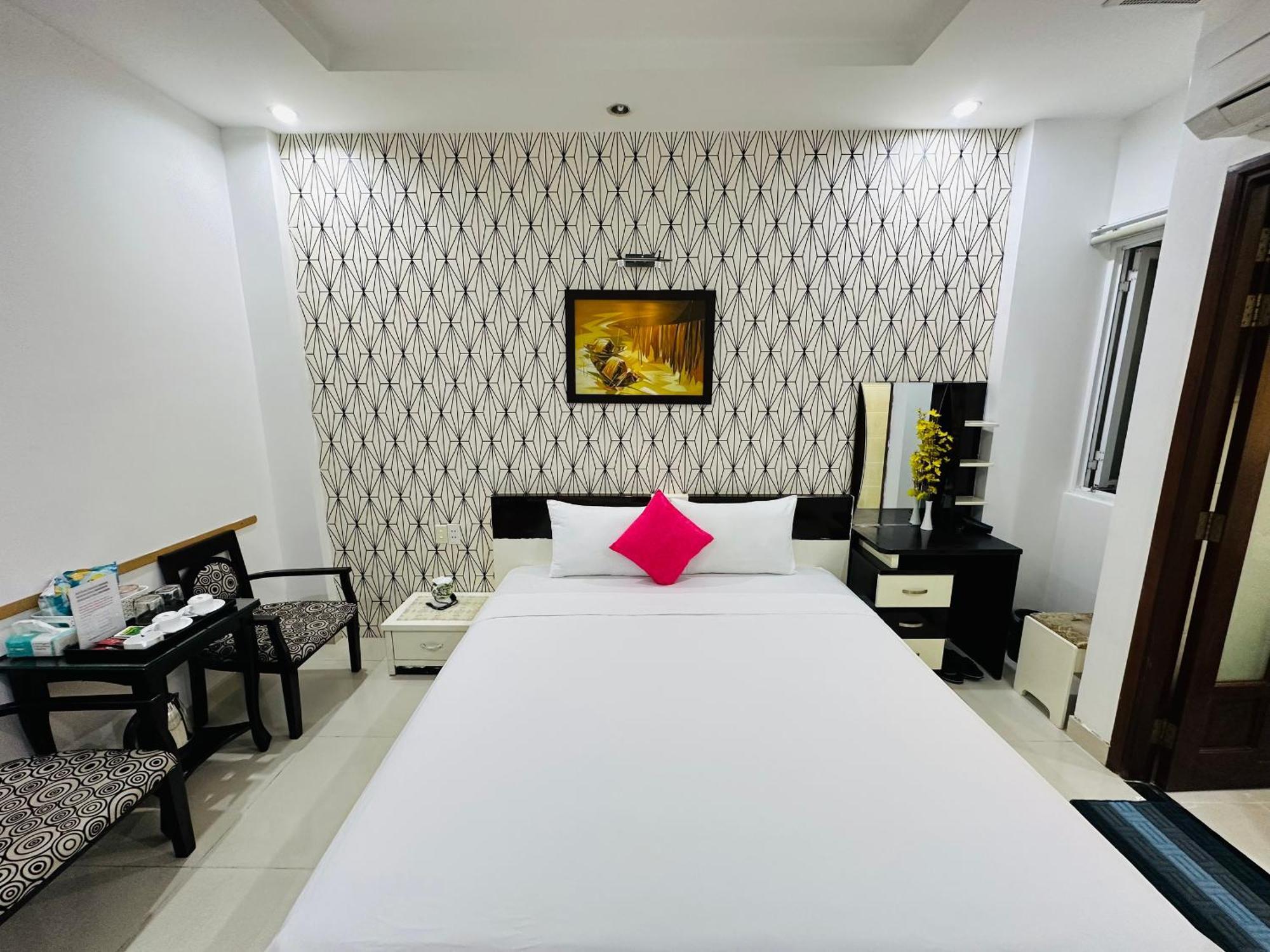 Redflower Hotel