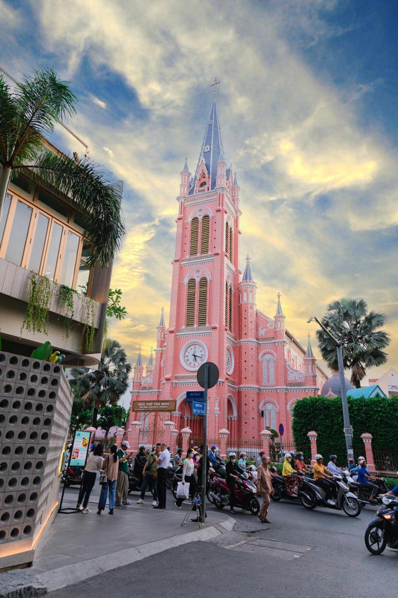 The Nguyens - Pink Church View Guest house Ho Chi Minh City