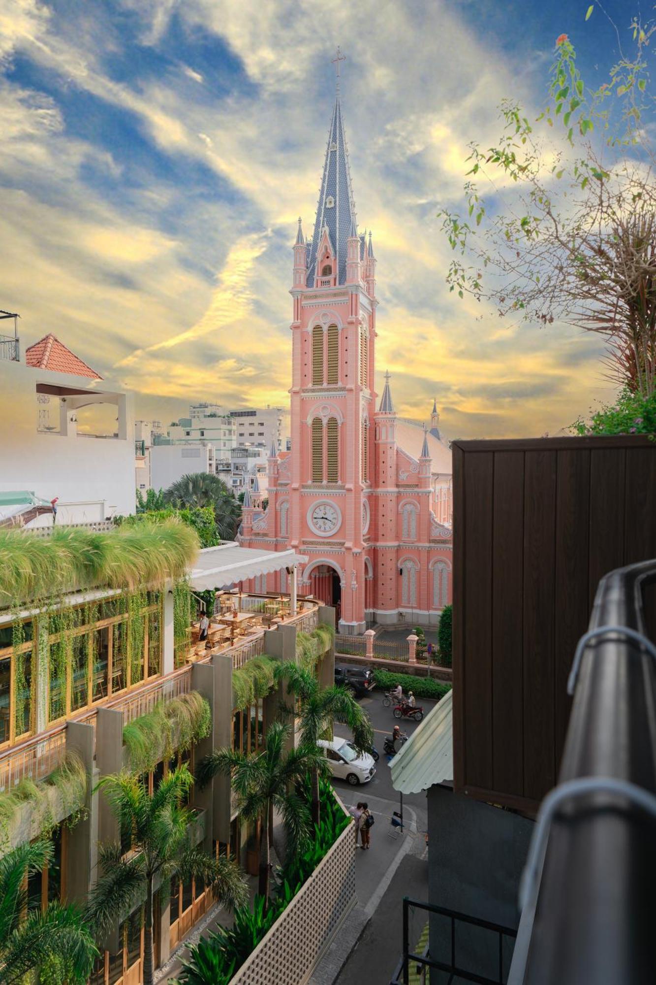 The Nguyens - Pink Church View * Ho Chi Minh City