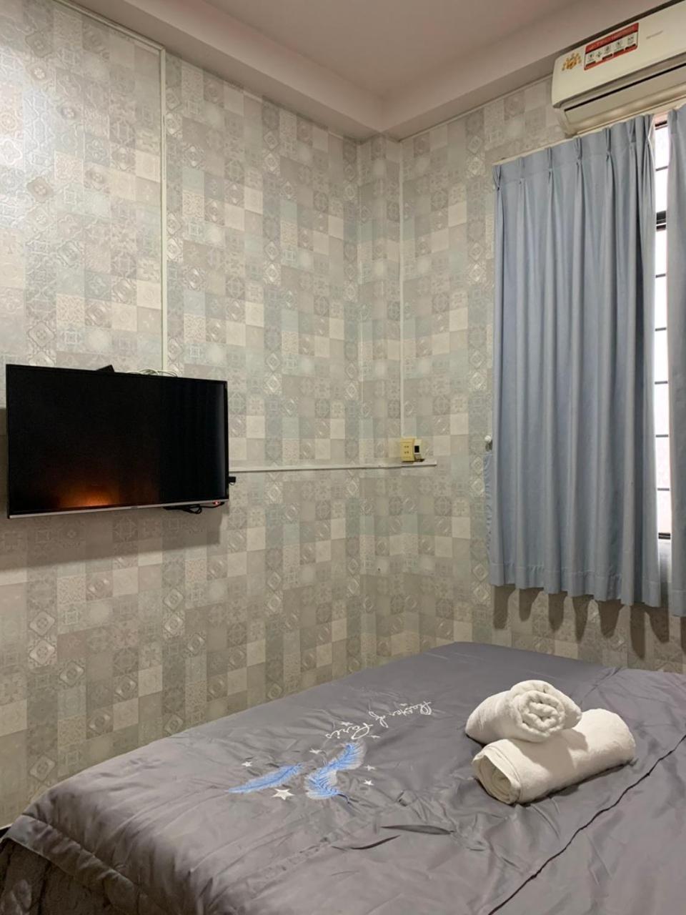 Ductai's & Behind In Bui Vien St Ho Chi Minh City