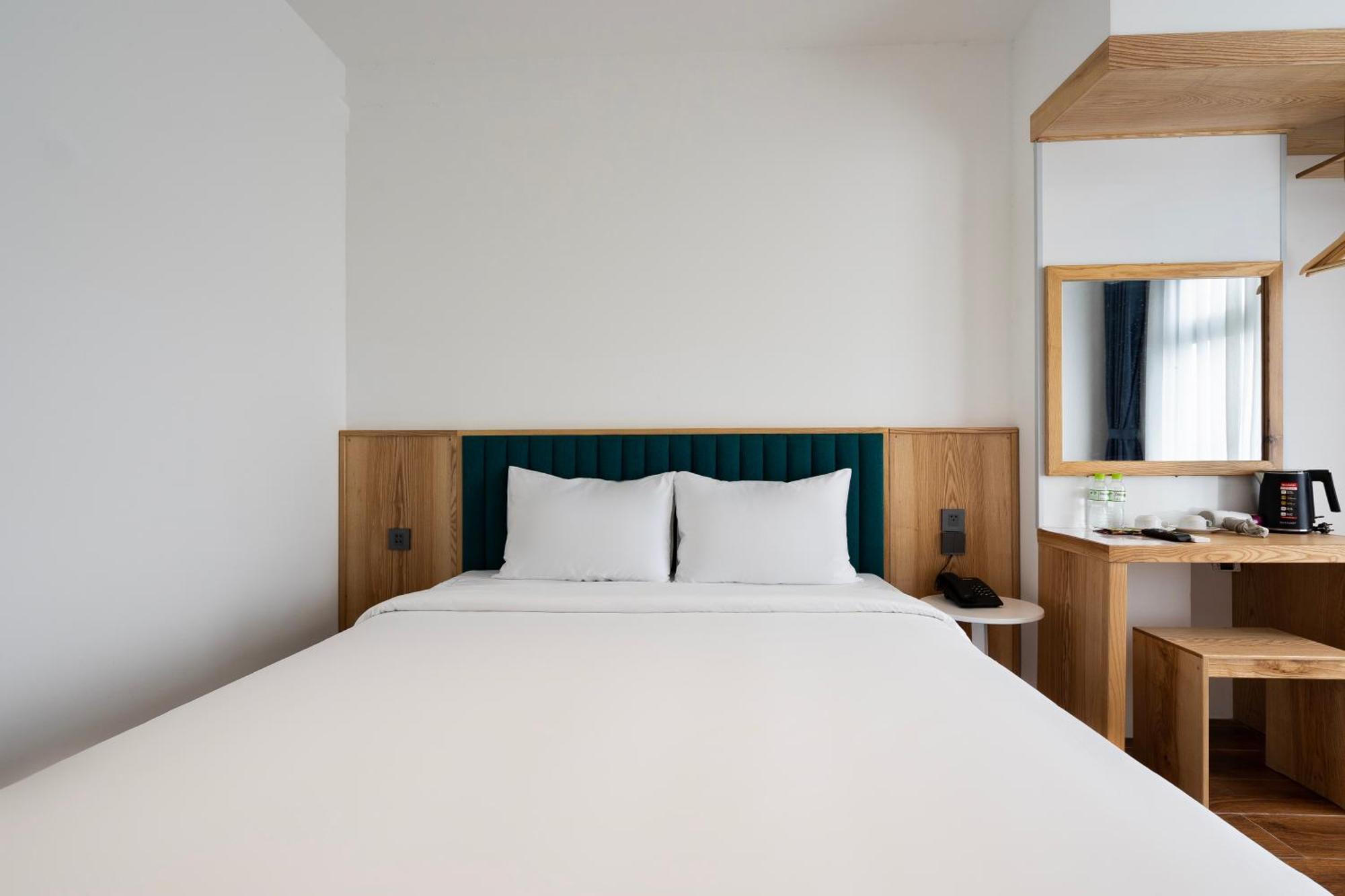 Haven Hut Riverside 2*
