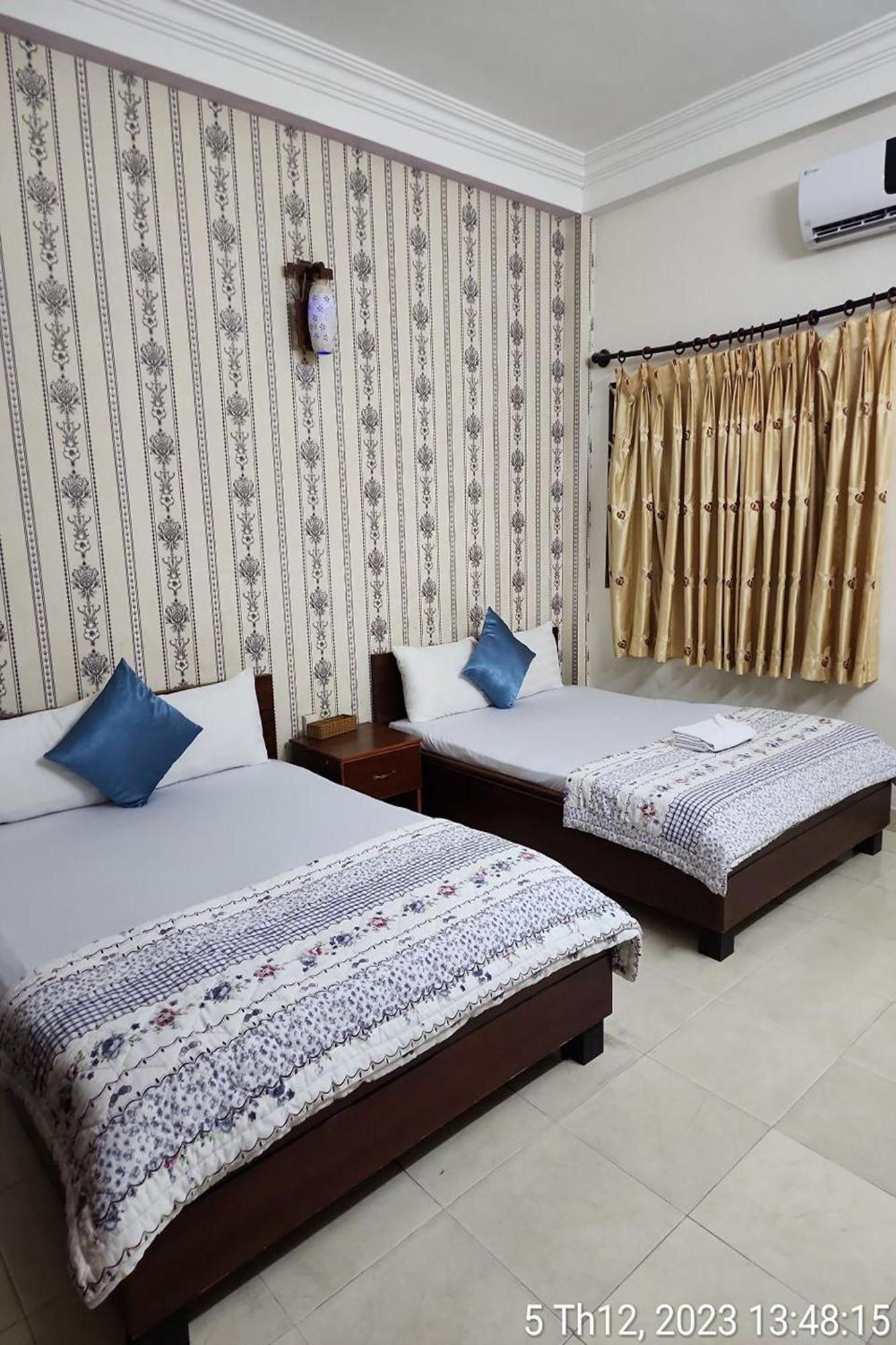Bàu Cát Khách sạn *
