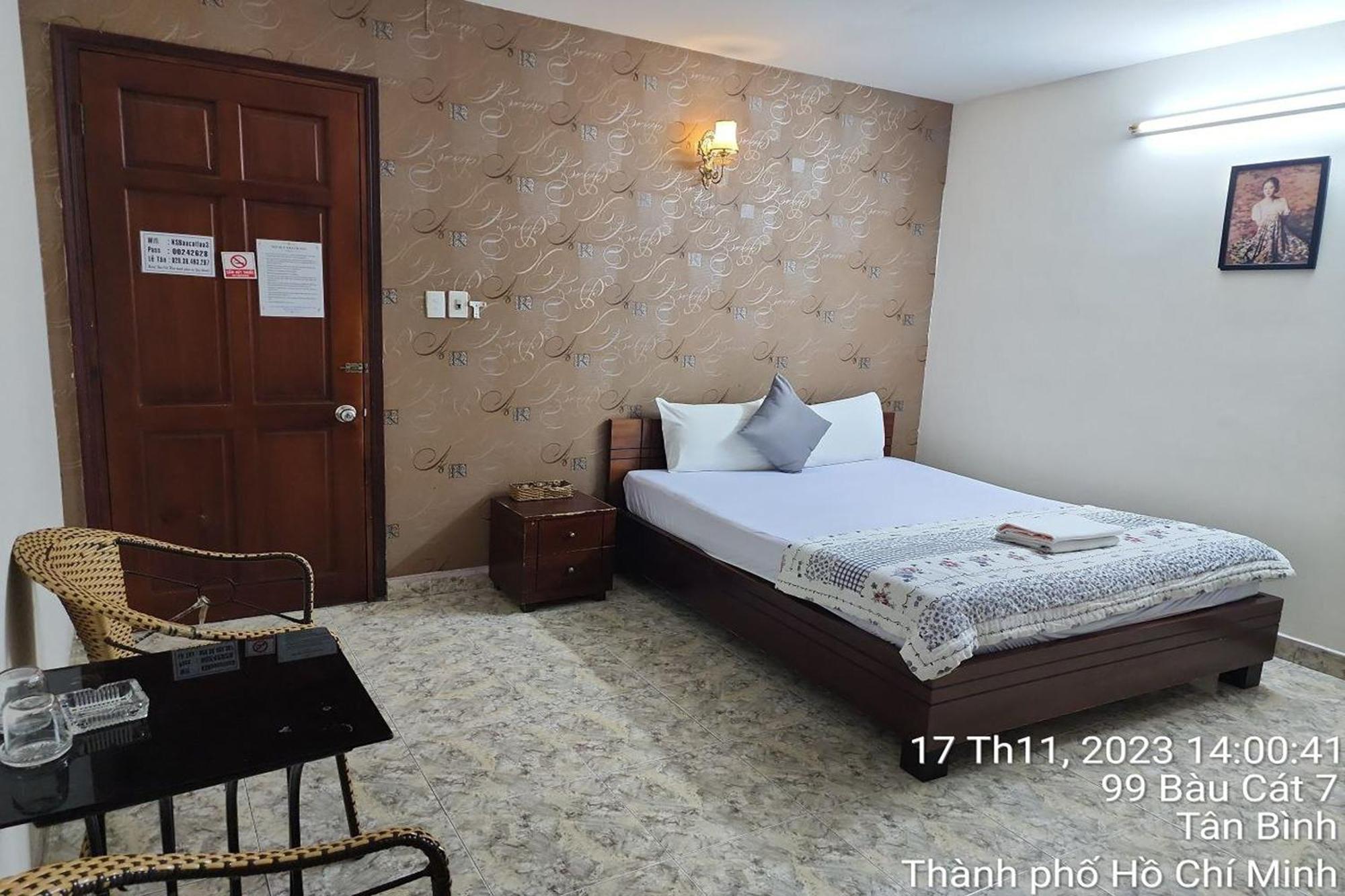 Bàu Cát Khách sạn *
