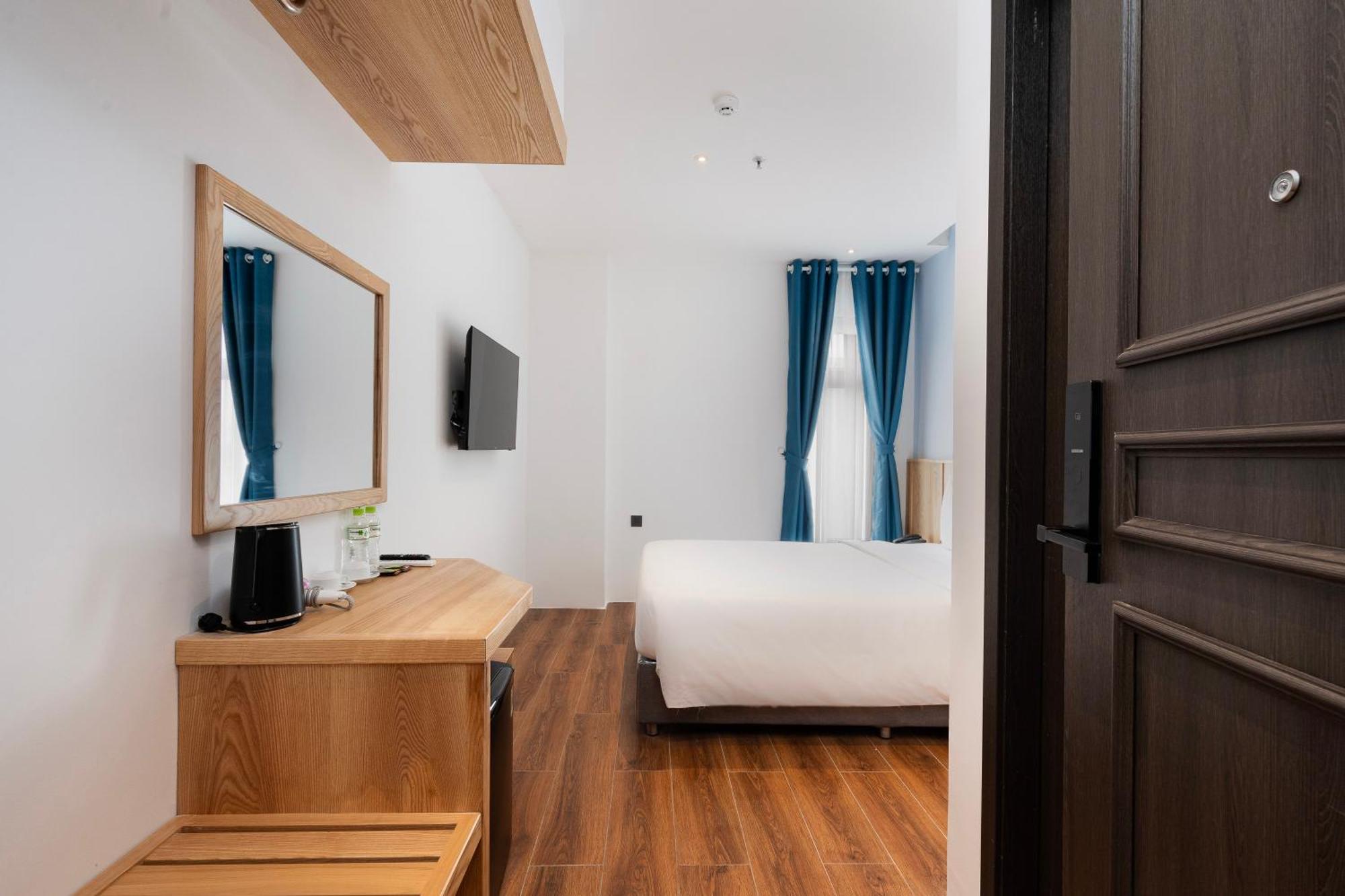 Haven Hut Riverside Hotel 2*