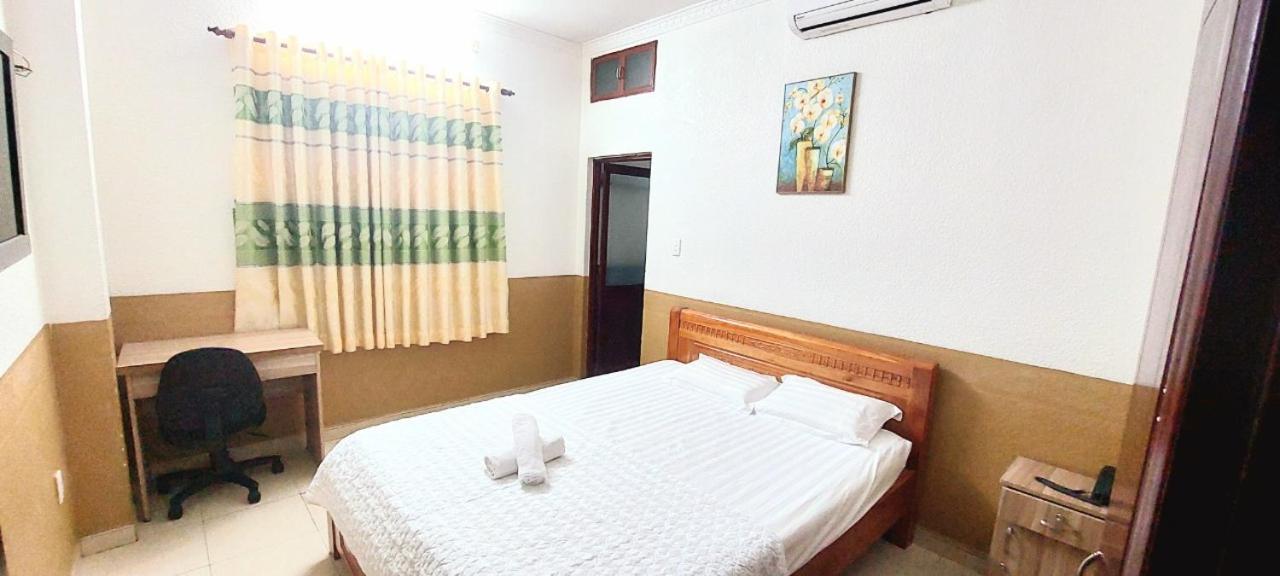 Hotel Khach San Huong Quynh Ho Chi Minh City