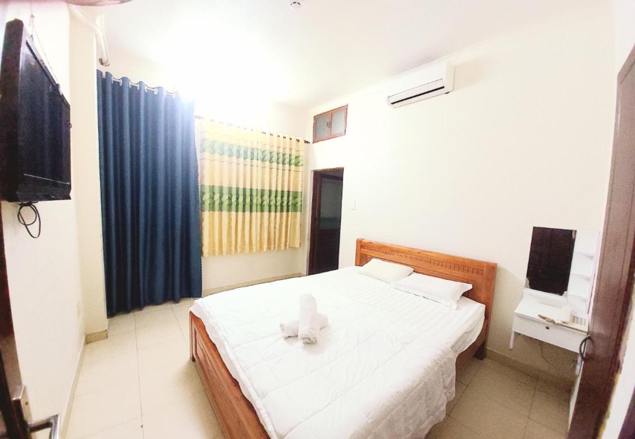 Khach San Huong Quynh Hotel 2*