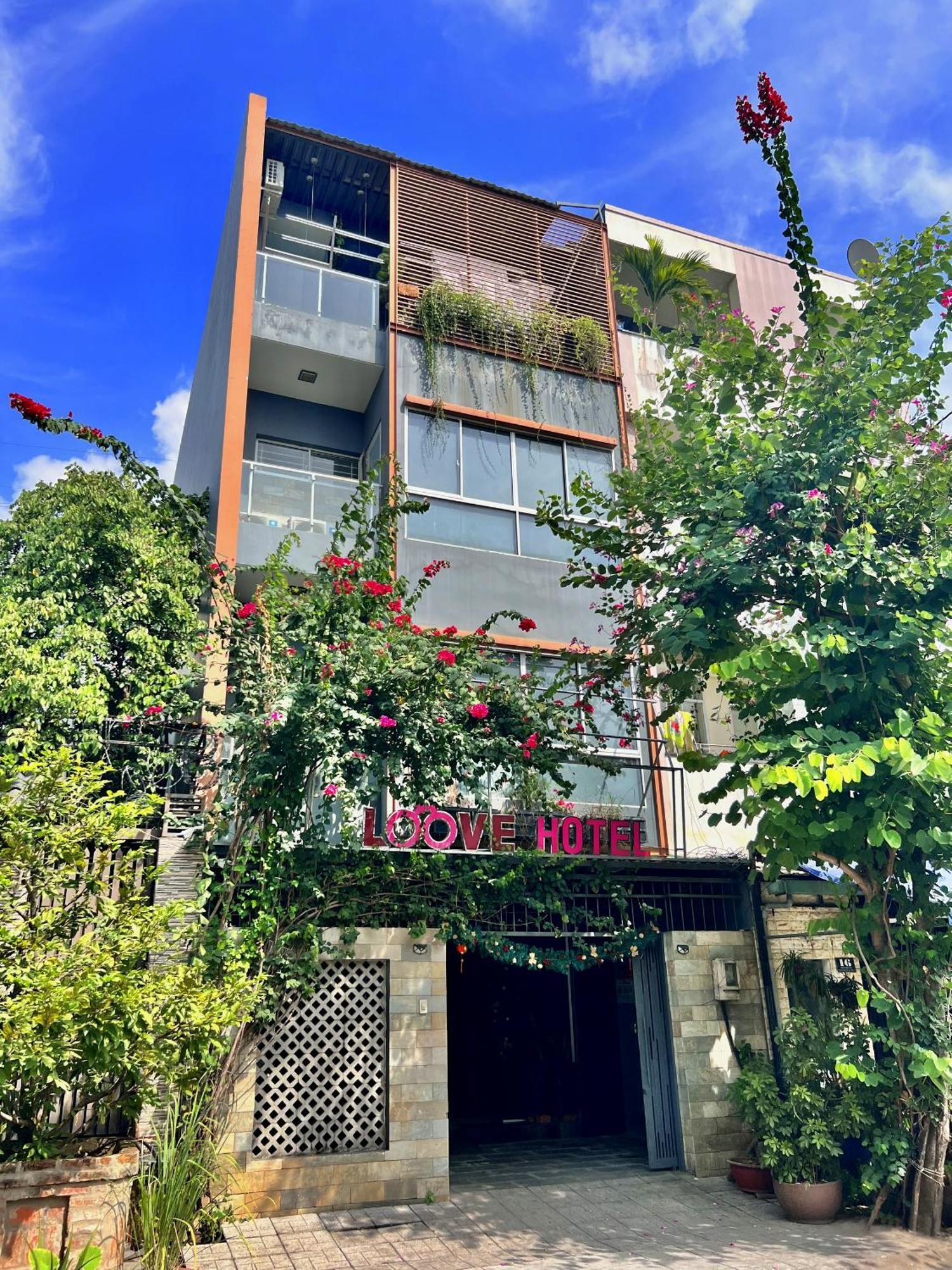 Love hotel Loove - Khách Sạn Tình Yeu