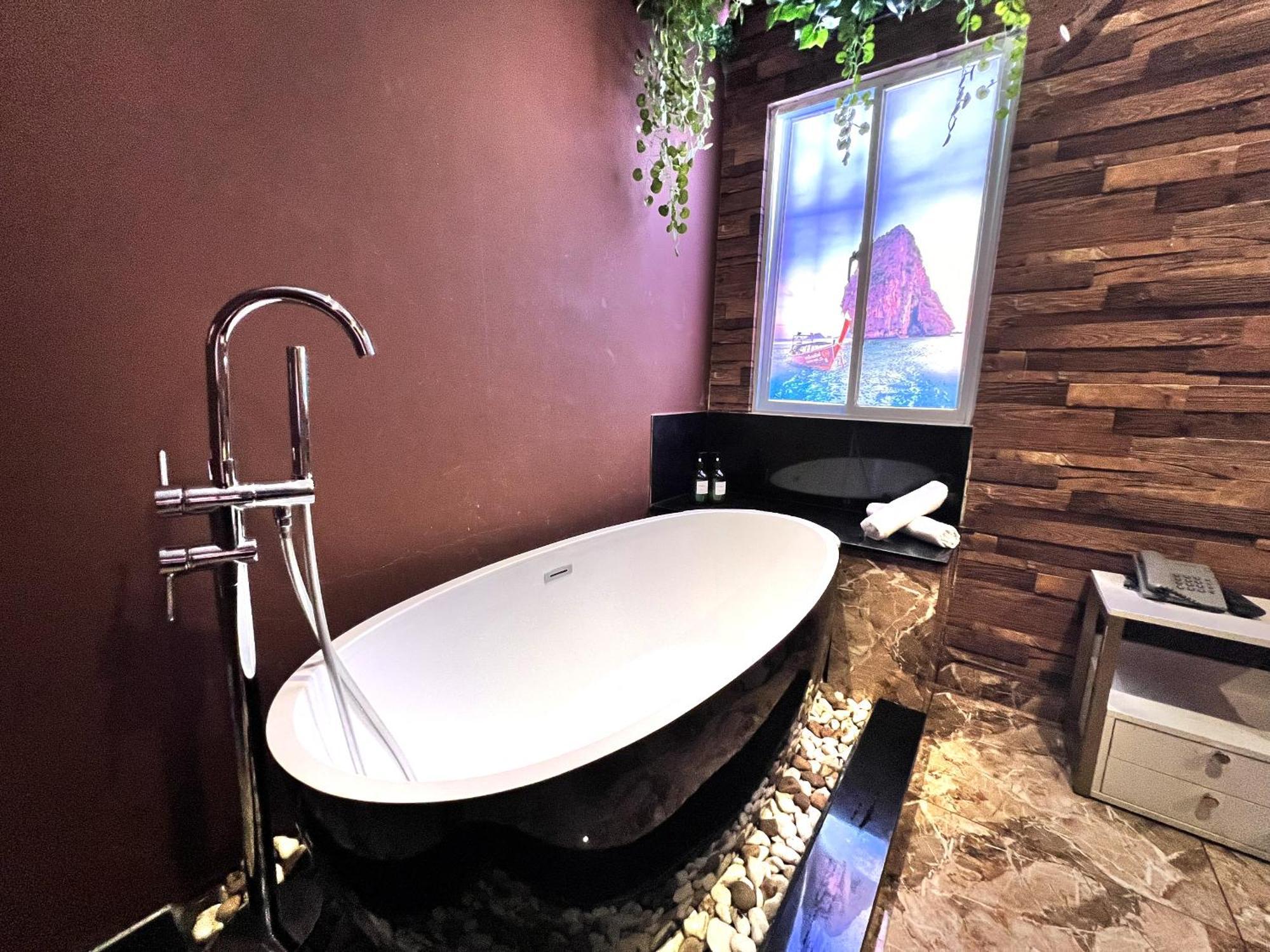 Love hotel Loove - Khách Sạn Tình Yeu *
