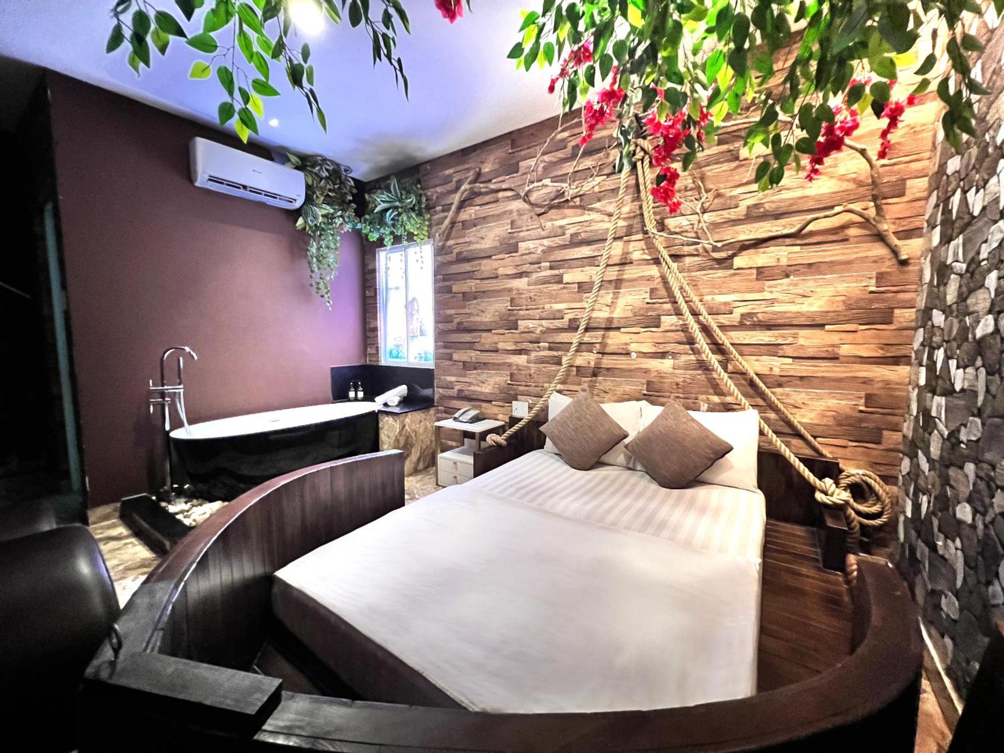 Love hotel Loove - Khách Sạn Tình Yeu *