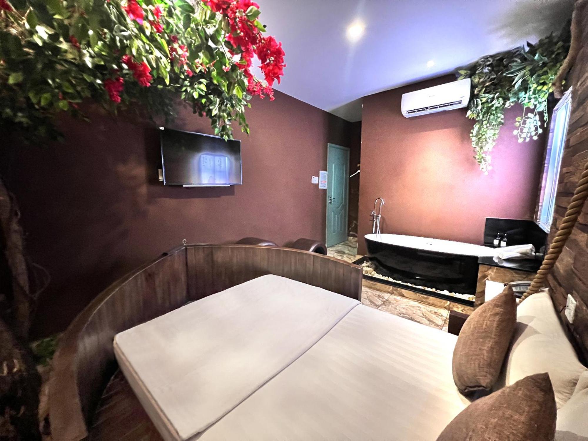 Love hotel Loove - Khách Sạn Tình Yeu Ho Chi Minh City