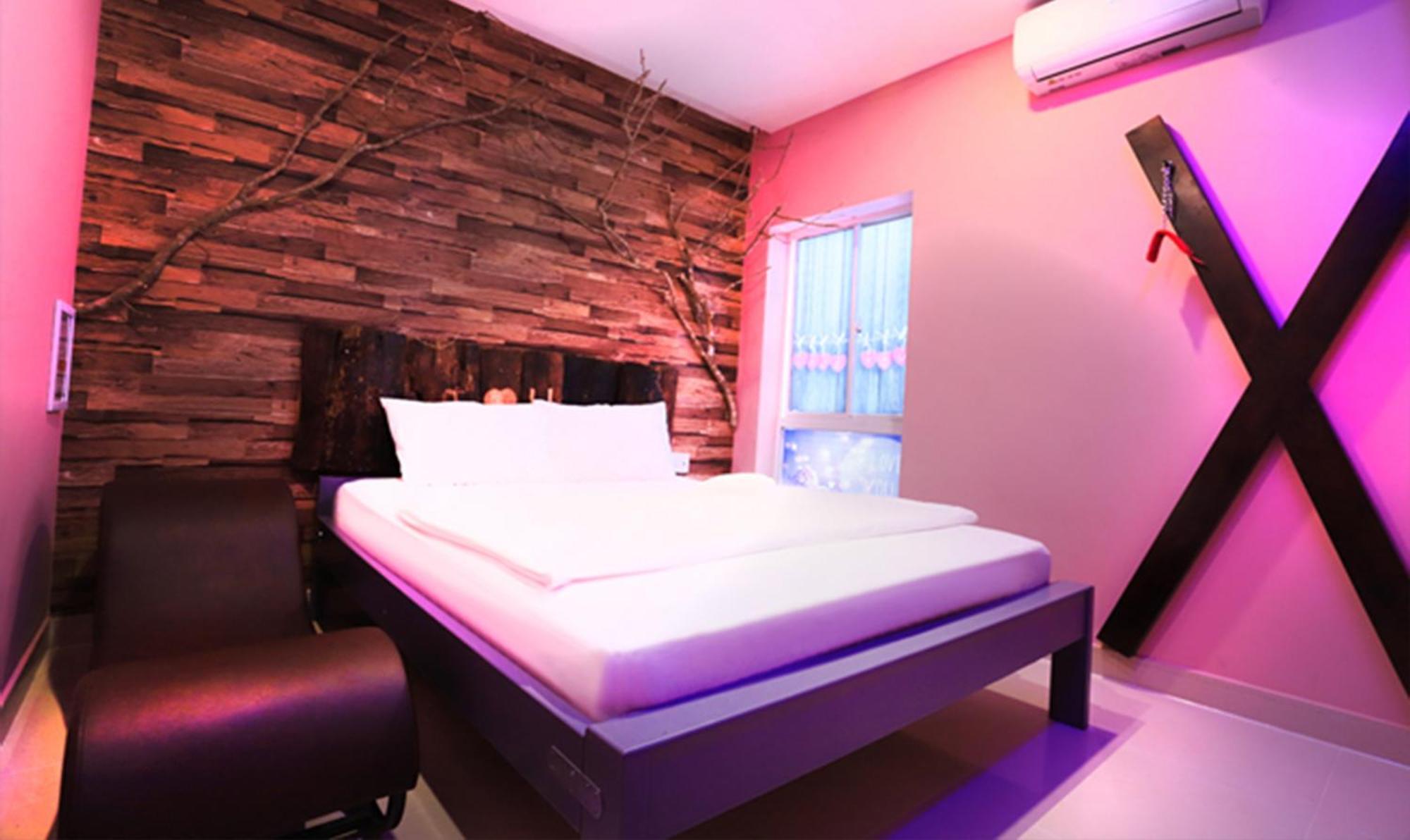 Loove - Khách Sạn Tình Yeu Love hotel