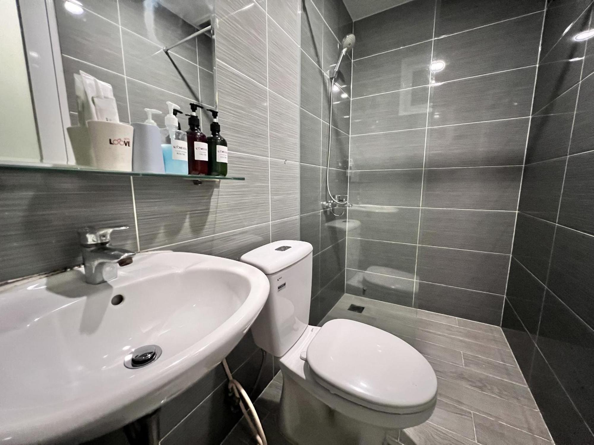 Love hotel Loove - Khách Sạn Tình Yeu Ho Chi Minh City