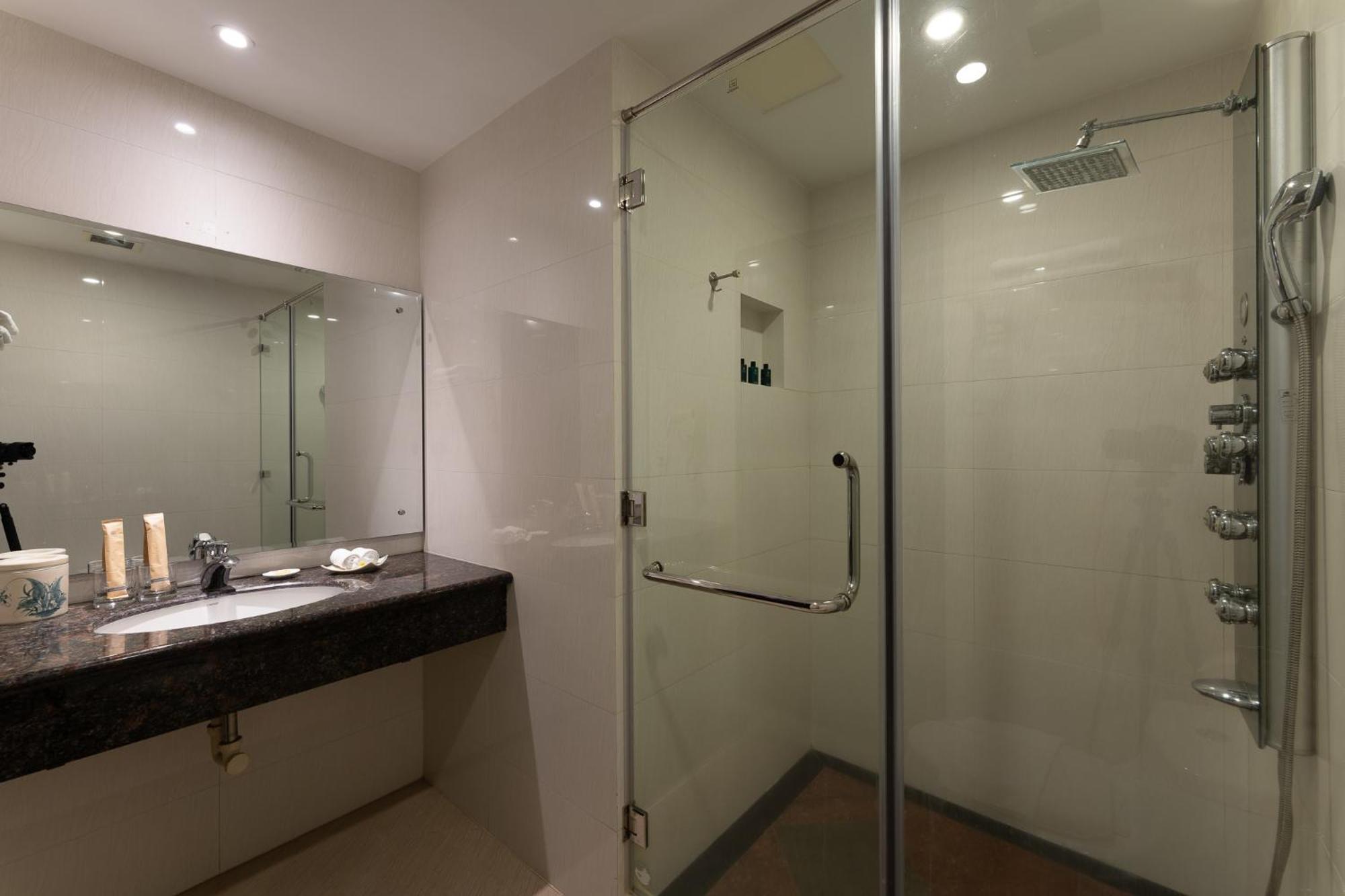 Cosmo Sai Gon Central Khách sạn TP. Hồ Chí Minh