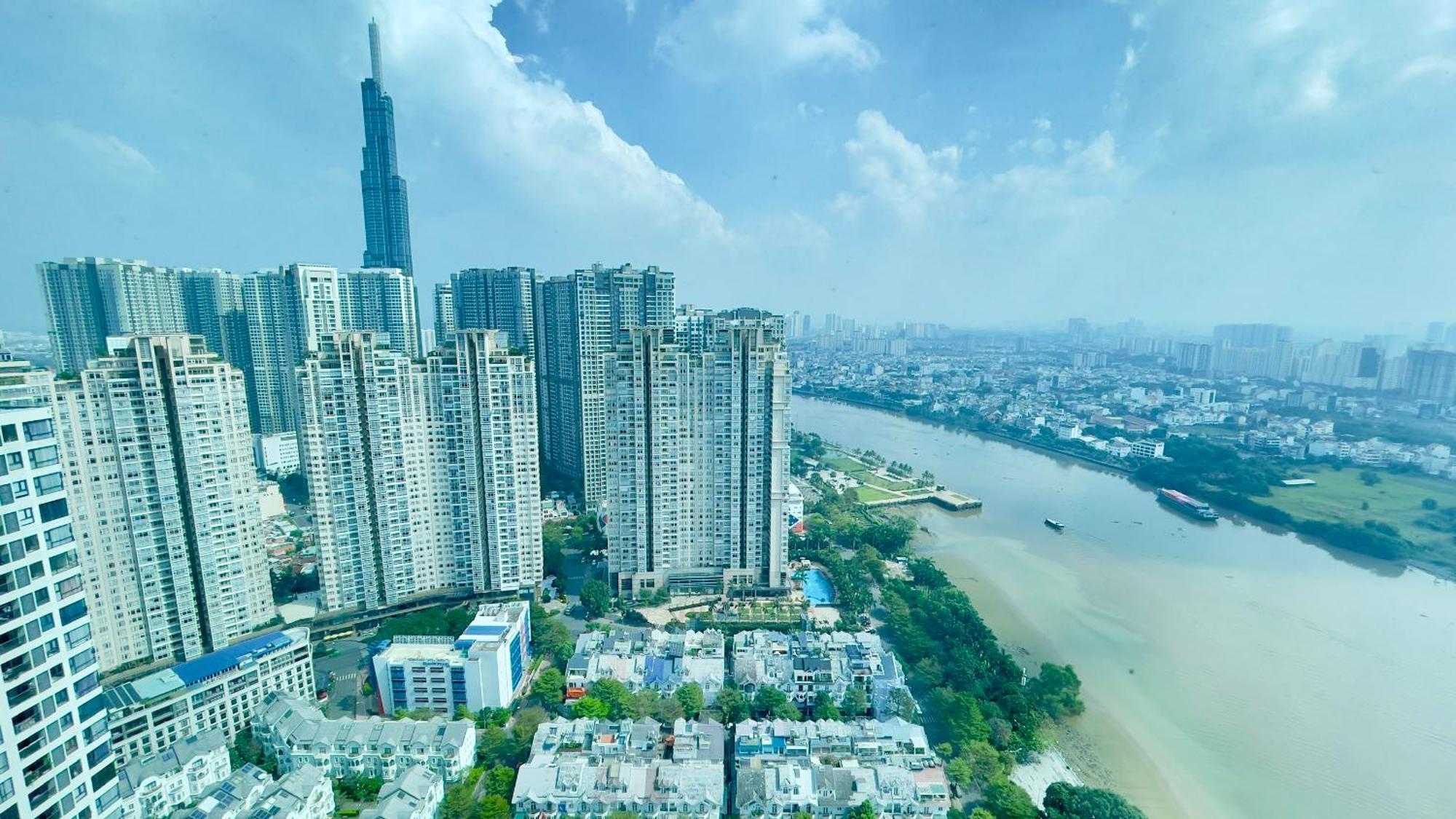 Pangsapuri Sunwah Pearl Luxury 3 Bedrooms With The Landmark 81 View And Swimming Pool *