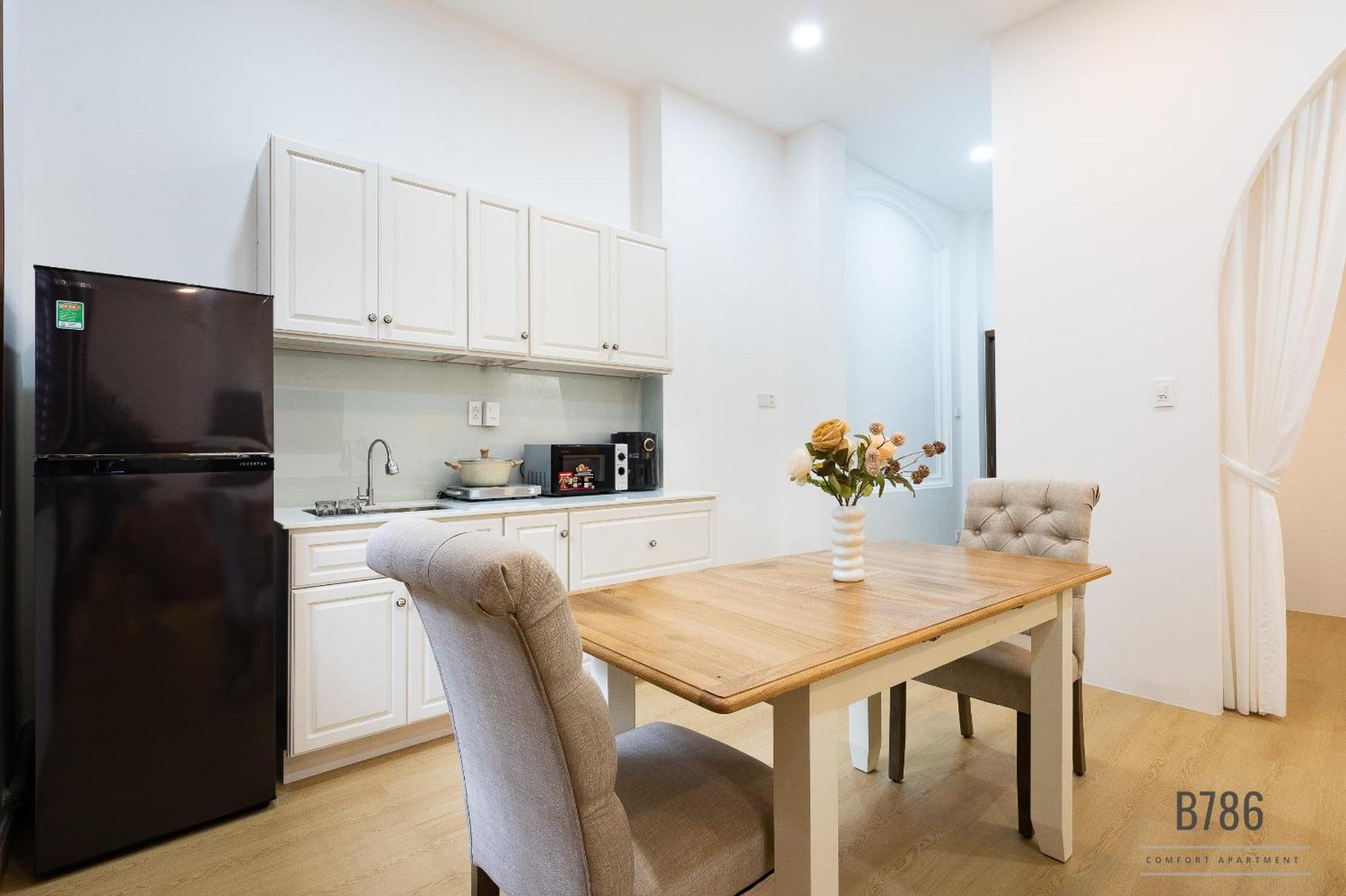 B786 Airport Apartment *