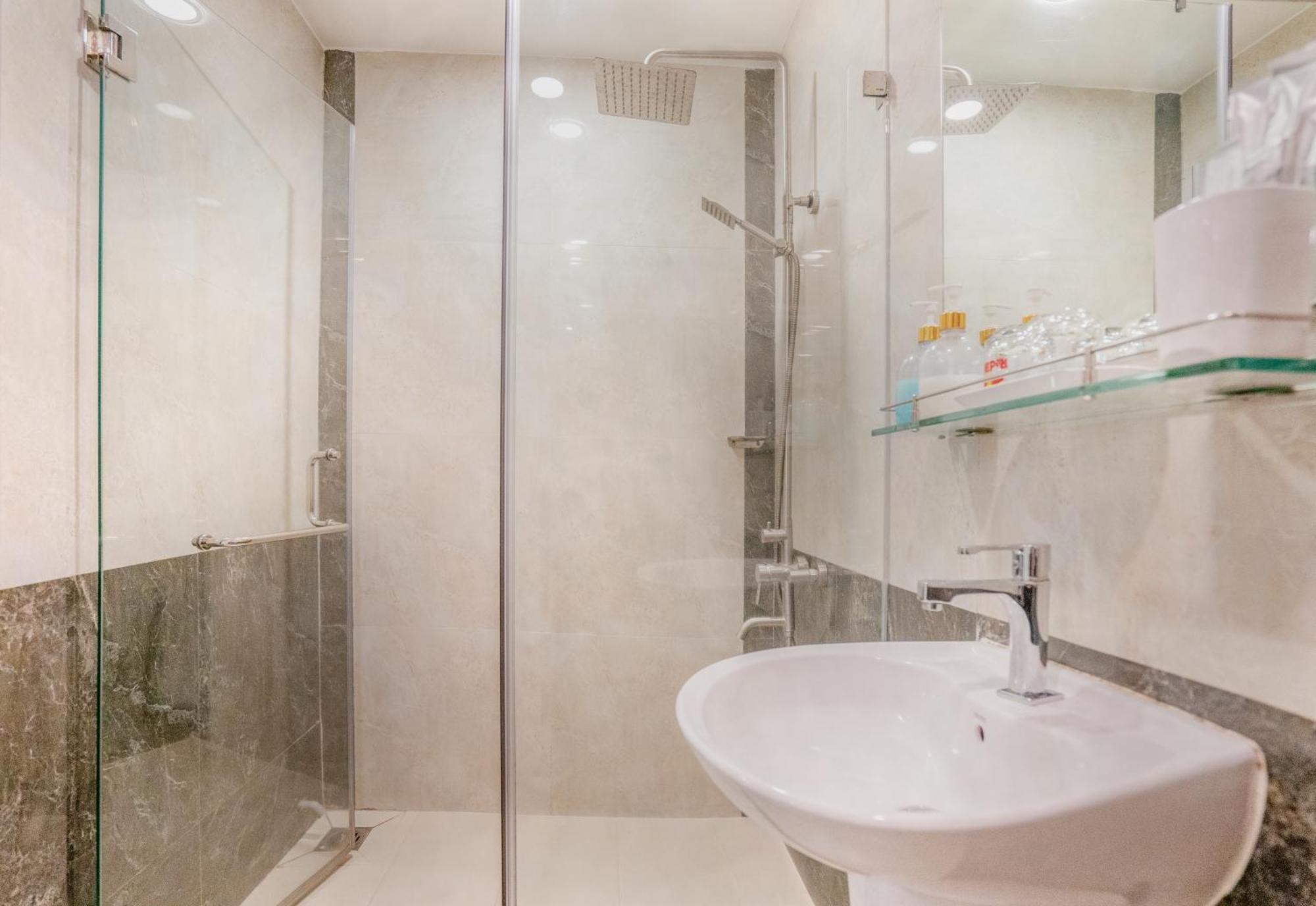 Hotel C'lavie - Saigon Airport 3*