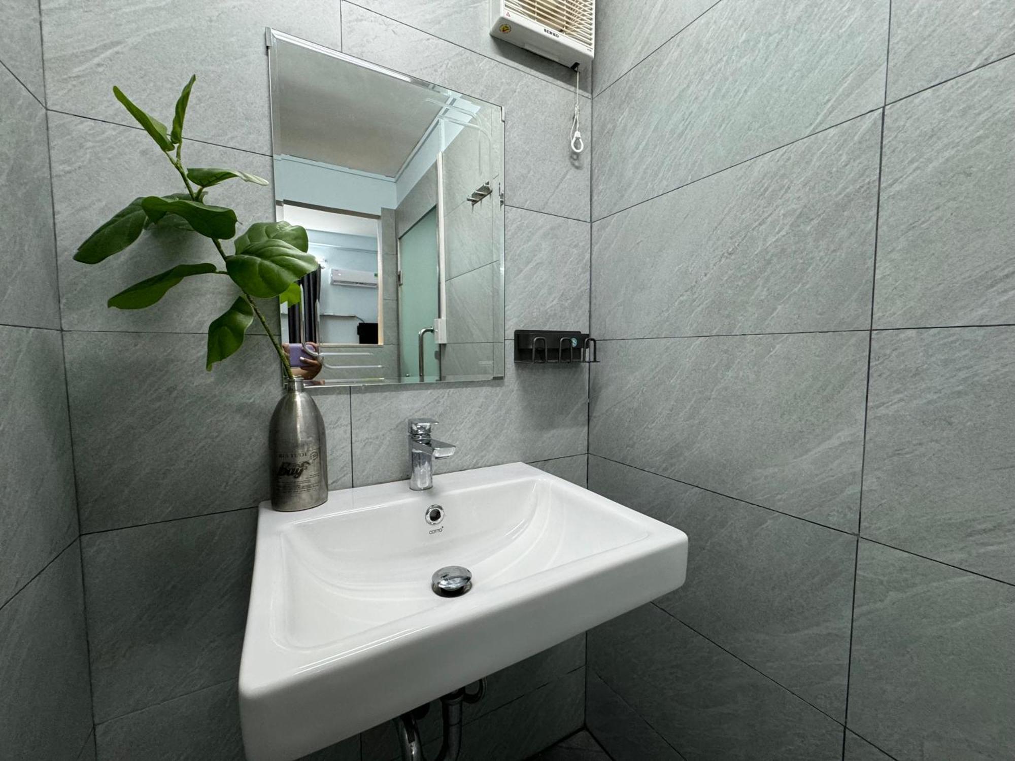 Black And White Dist 1 Apartment Ho Chi Minh City