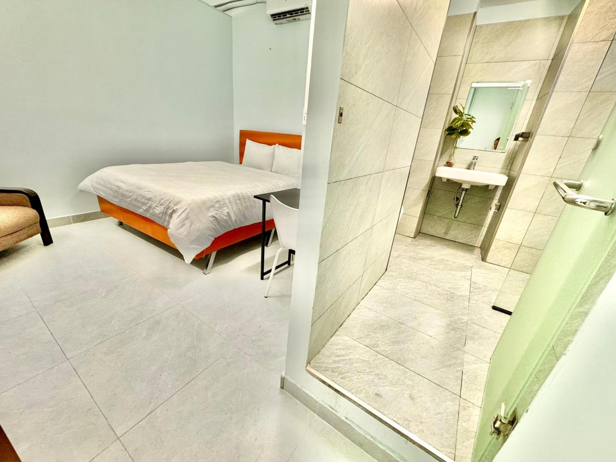 Black And White Dist 1 Apartment Ho Chi Minh City