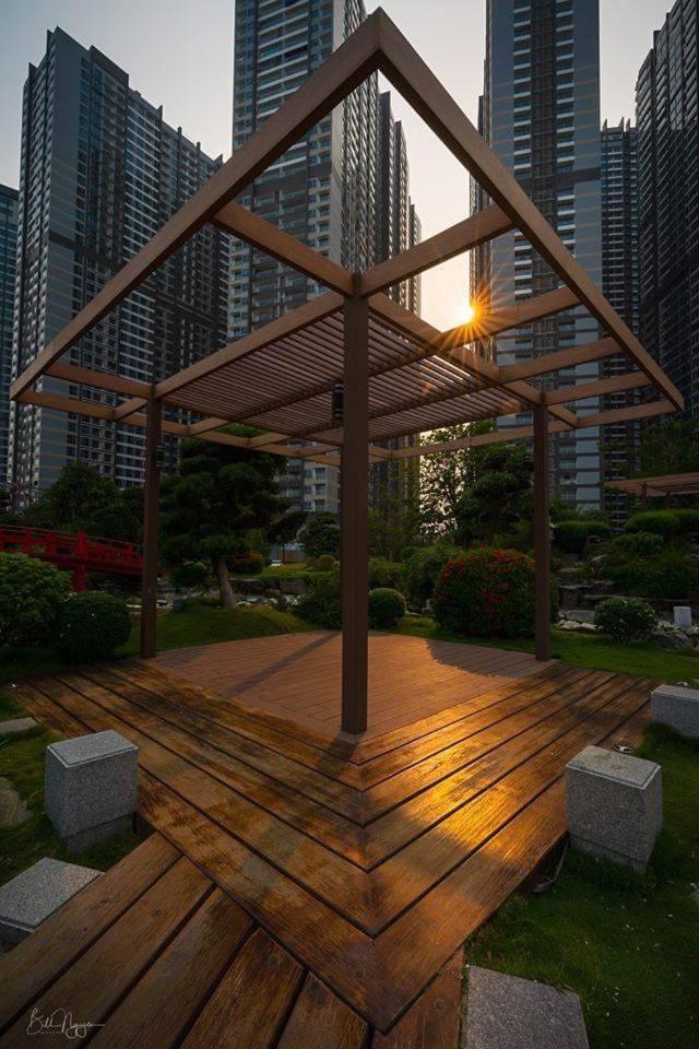 Vinhome Park At Landmark 81 *