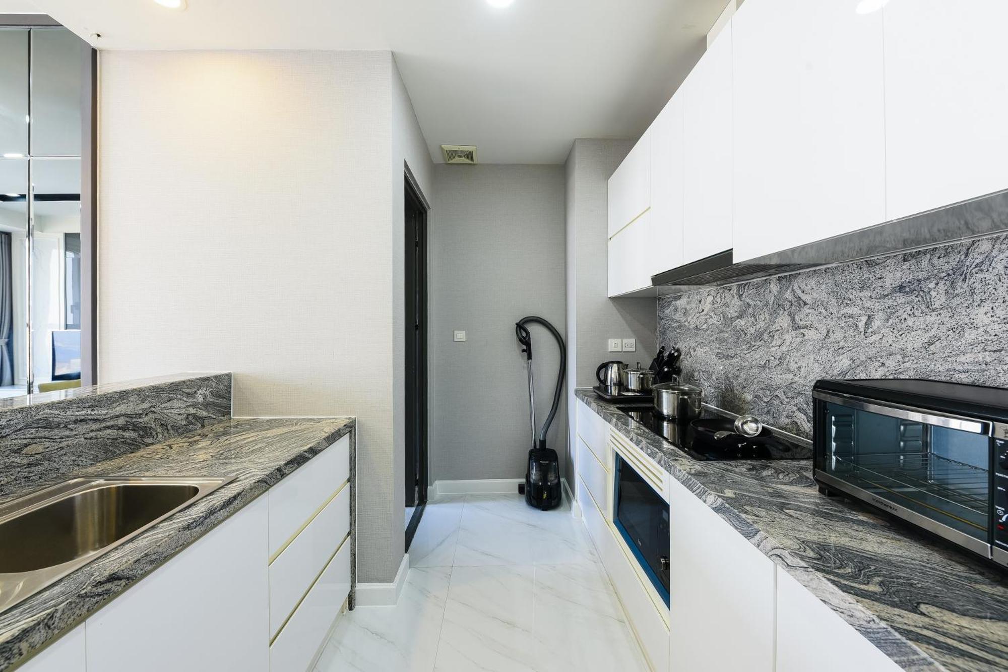 Elysium Cbd Rivergate - Pool - Free 4g Sim For 3 Nights
