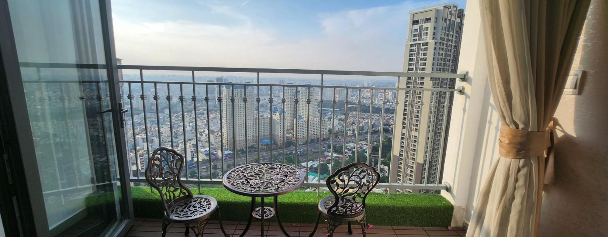 Apartment 2br Luxury Saigon River View Landmark 81 Cp
