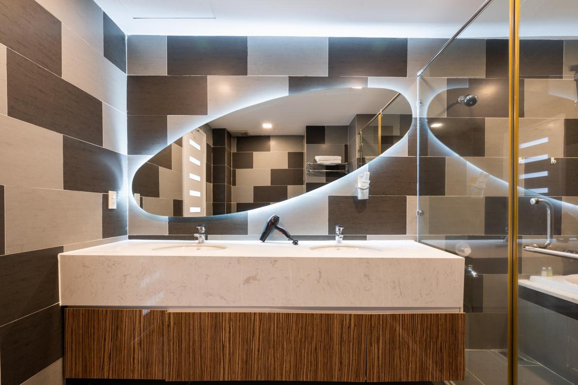 Convinia Luxury Starhill Apartment