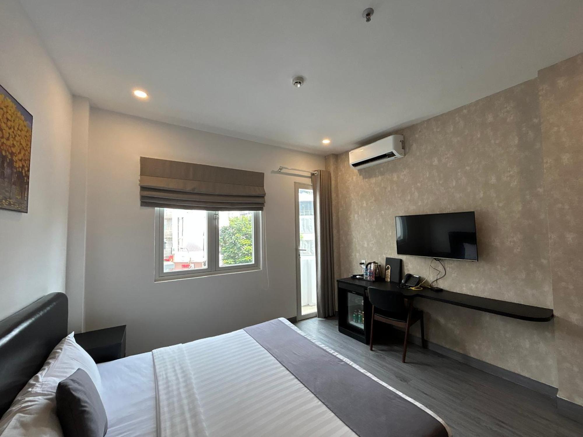 Bros 2* Ho Chi Minh City