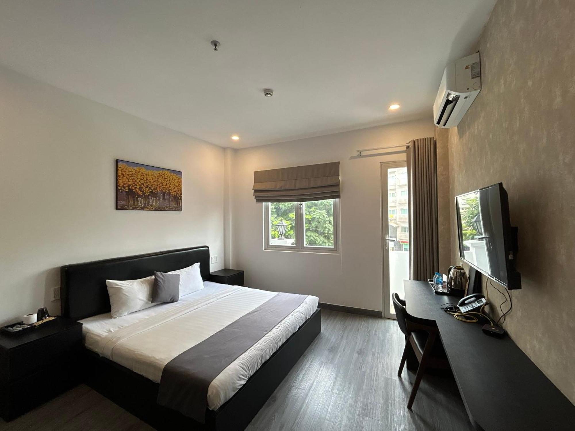 Bros 2* Ho Chi Minh City