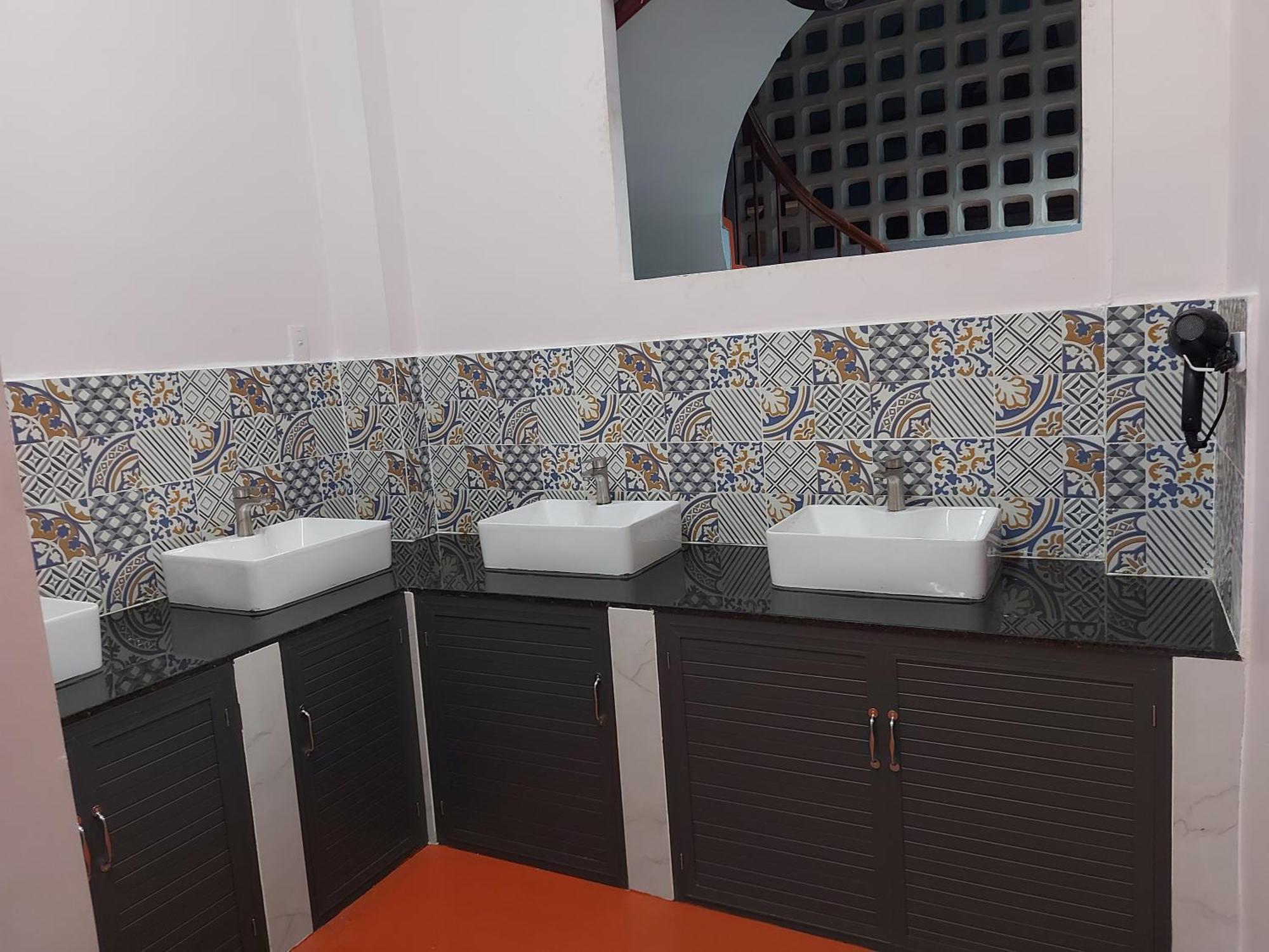 Saigon Rooftops Hostel *