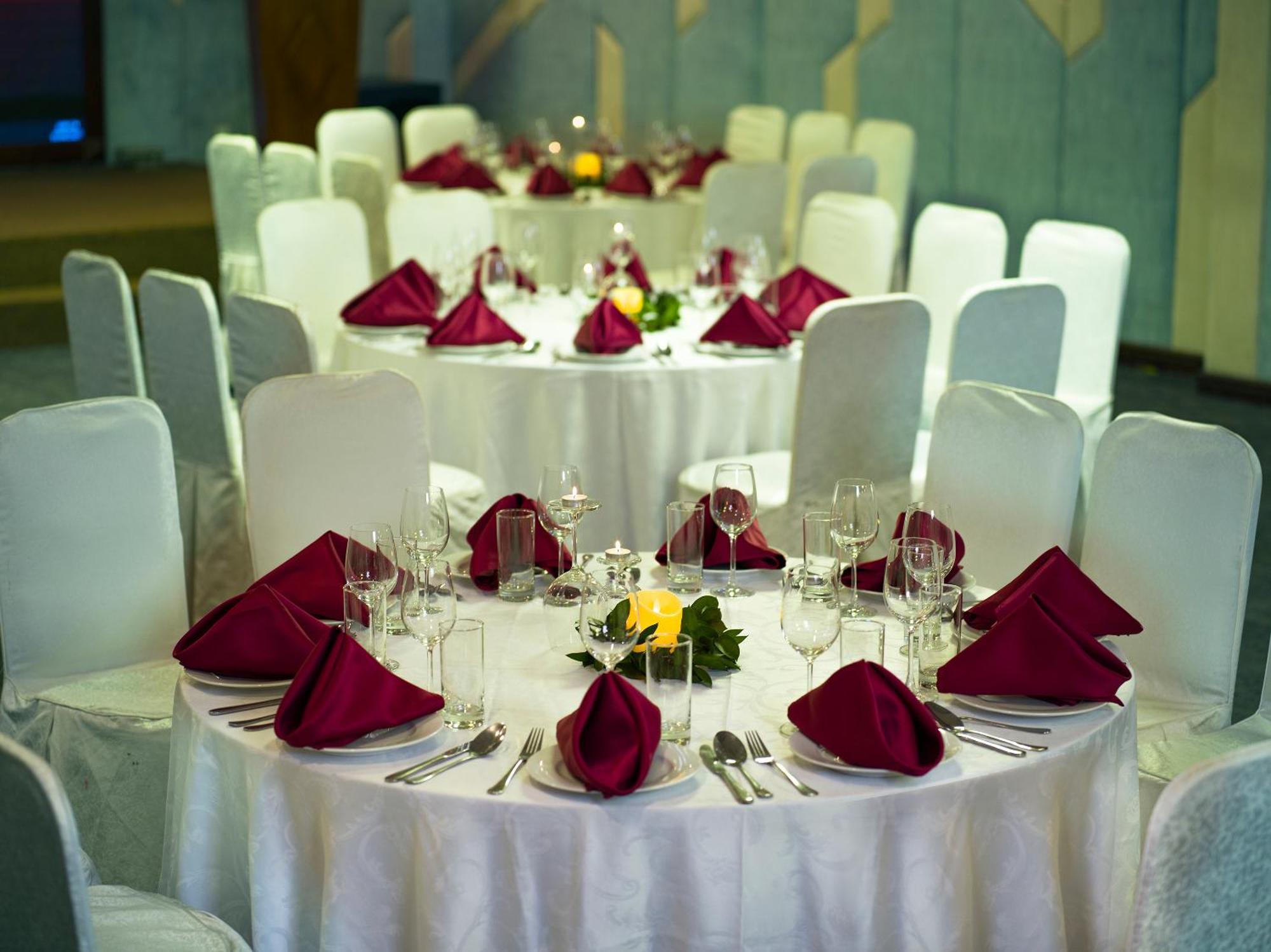 Hotel Happy Life Grand & Rooftop Skybar 4*