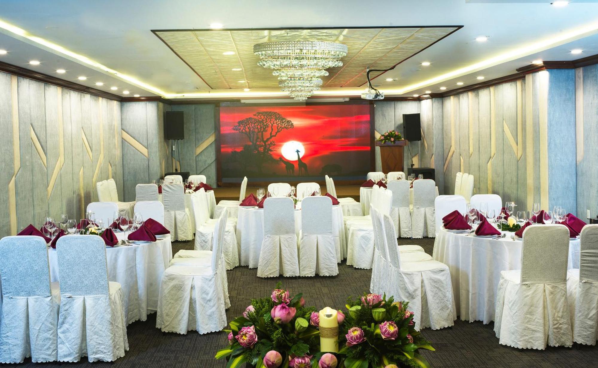 Hotel Happy Life Grand & Rooftop Skybar Ho Chi Minh City