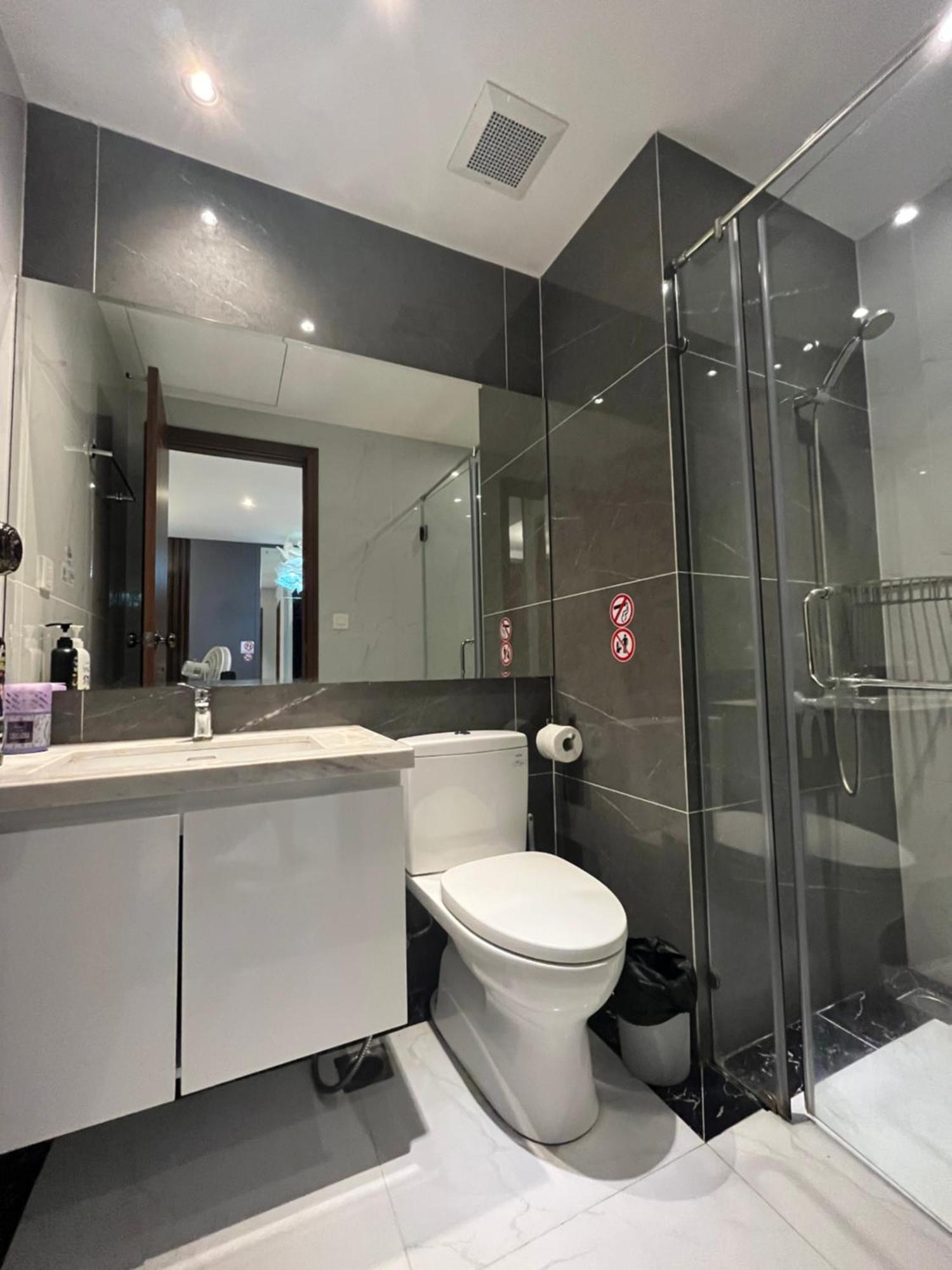 Kirakuan Chill 2br Pool/gym * Ho Chi Minh City