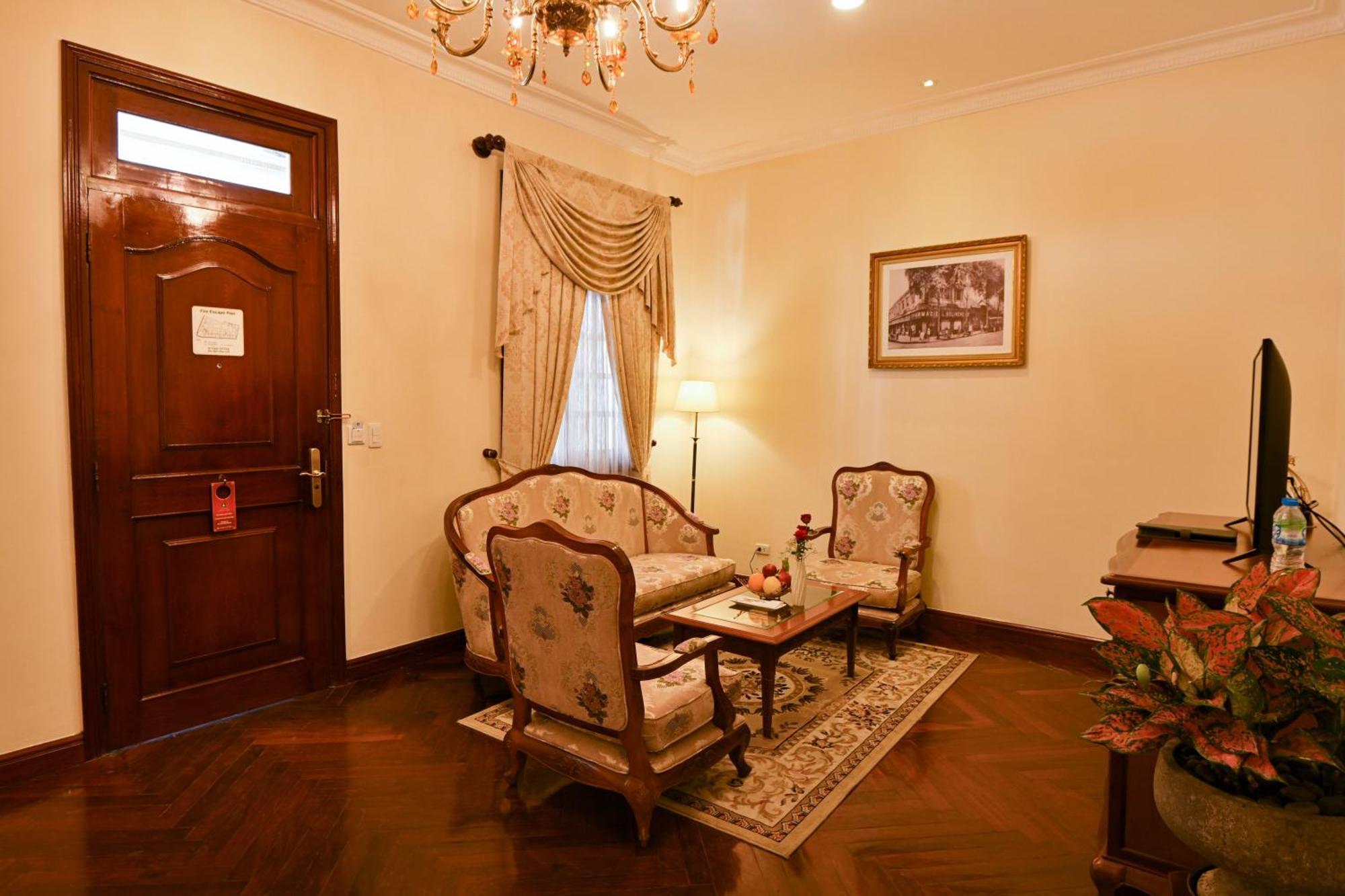Hotel Grand Saigon 5*