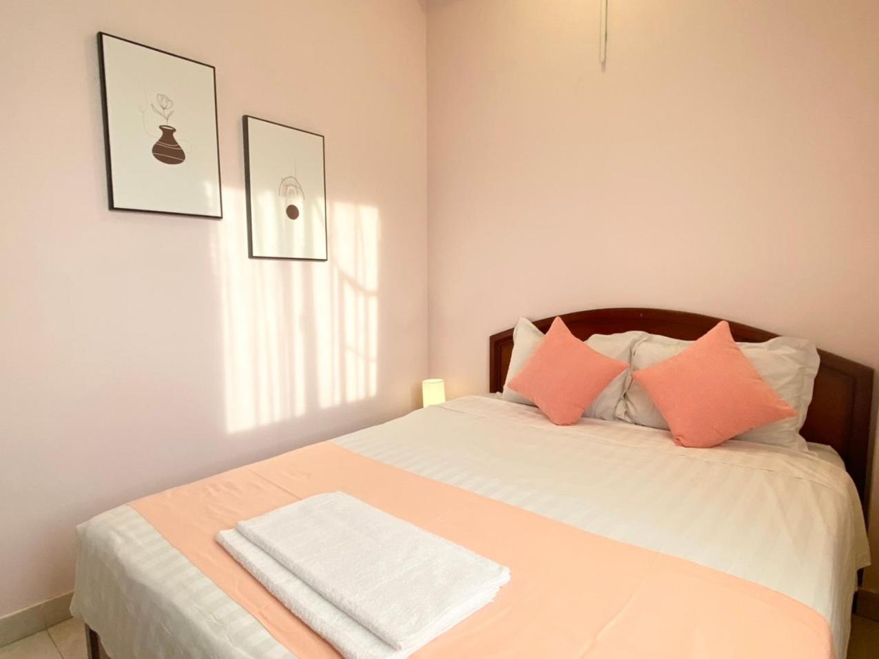 Acorn Hotel Hotel 2*