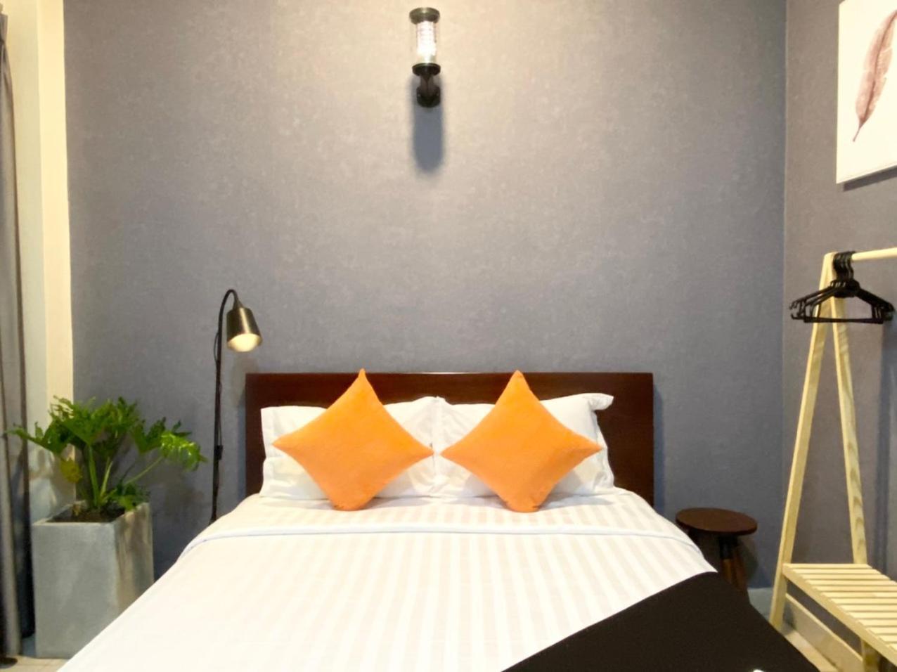 Acorn Hotel