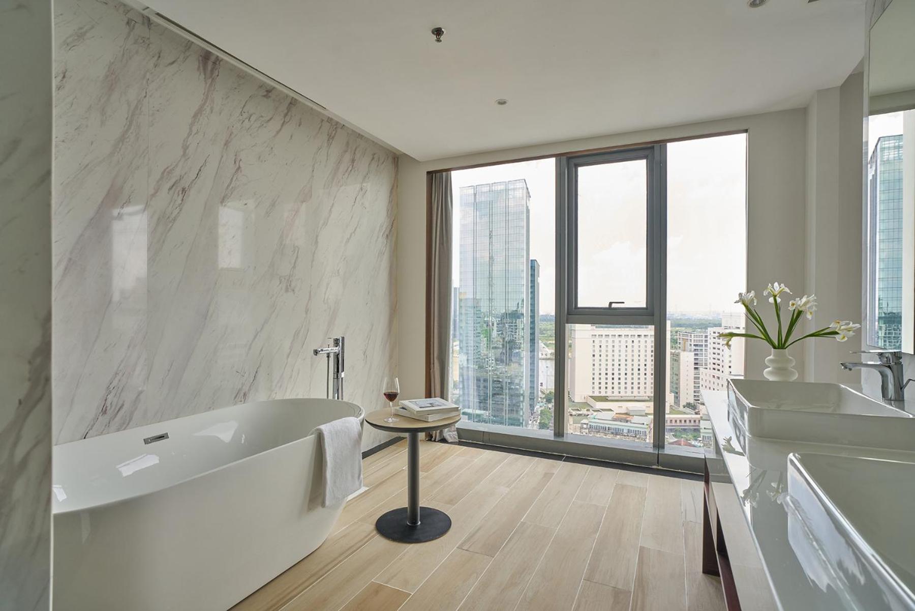 Hotel Signature By M Village Le Thanh Ton 5*