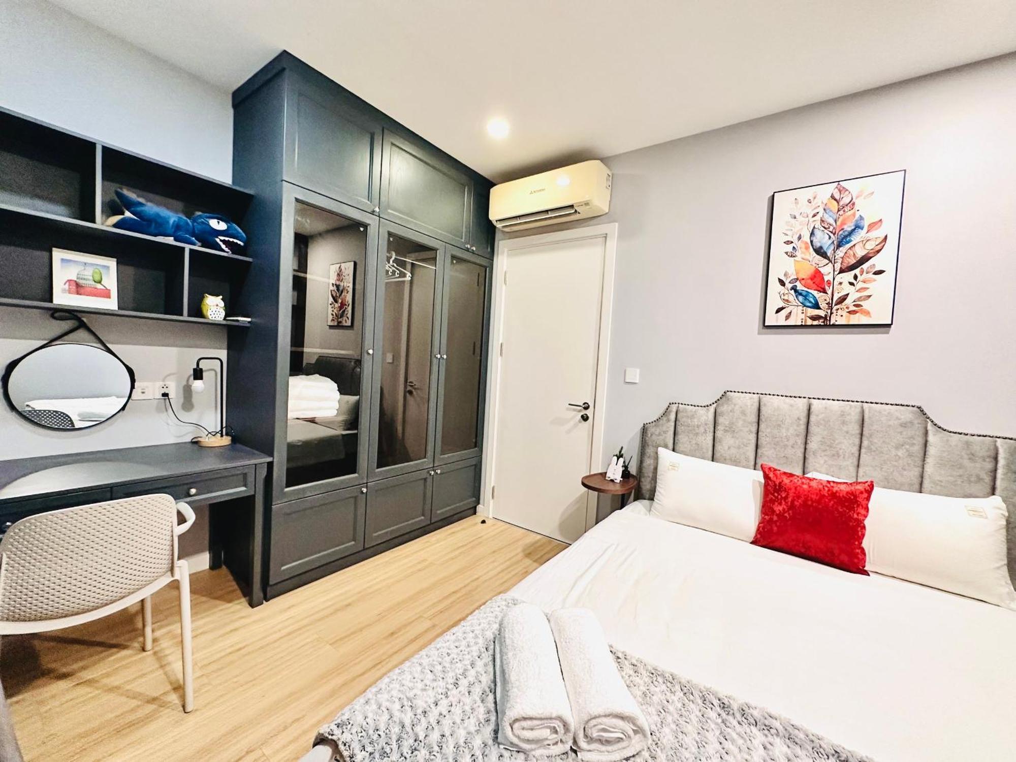 Apartment Roy City House *
