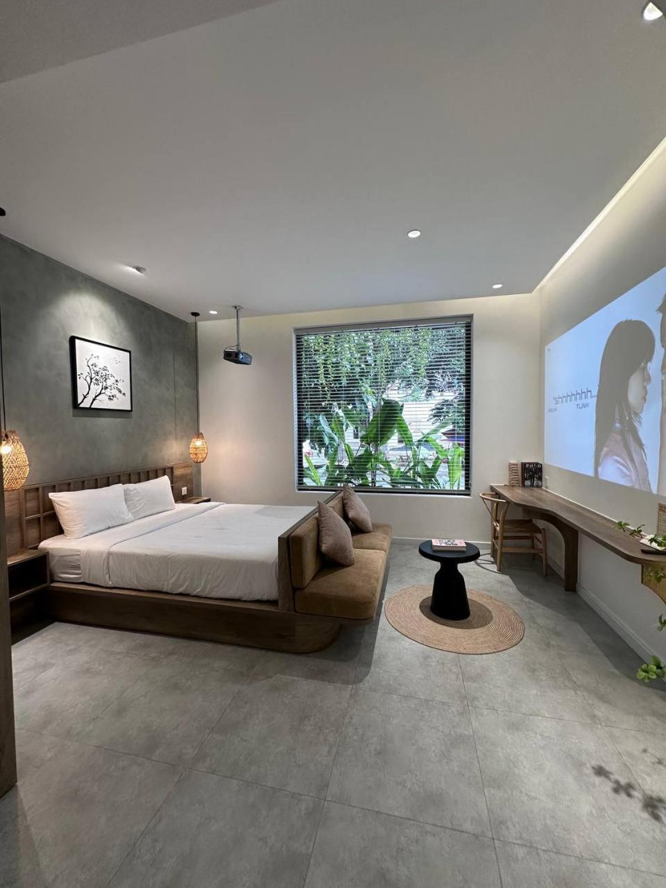 Kin Wander Tan Phong * Ho Chi Minh City