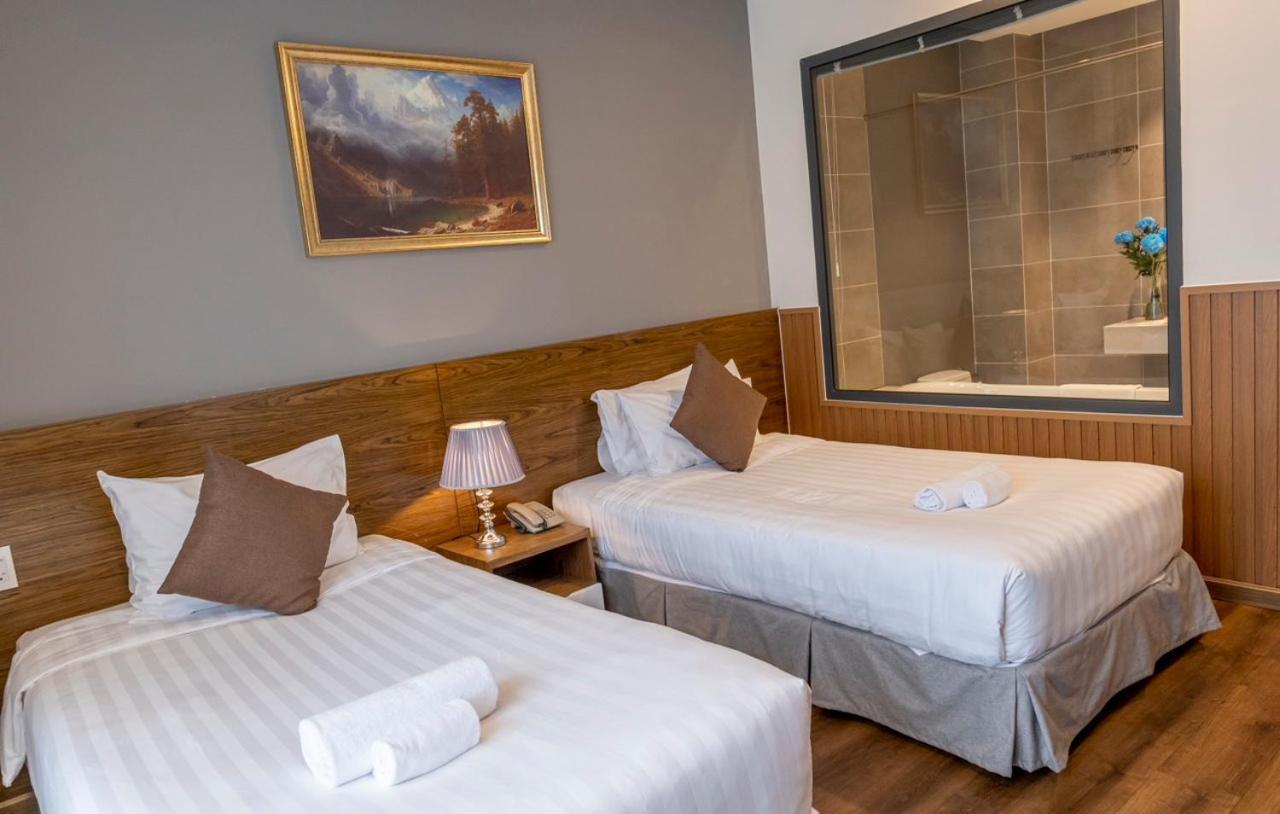 Thao Trang Laluxe Phu My Hung Hotel