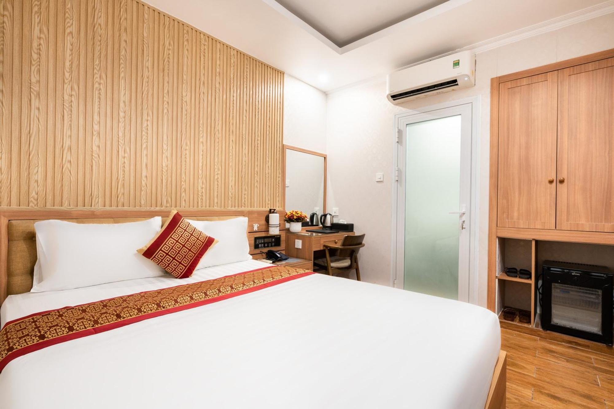 Hotel Luna Saigon - Bui Vien Walking Street Ho Chi Minh City