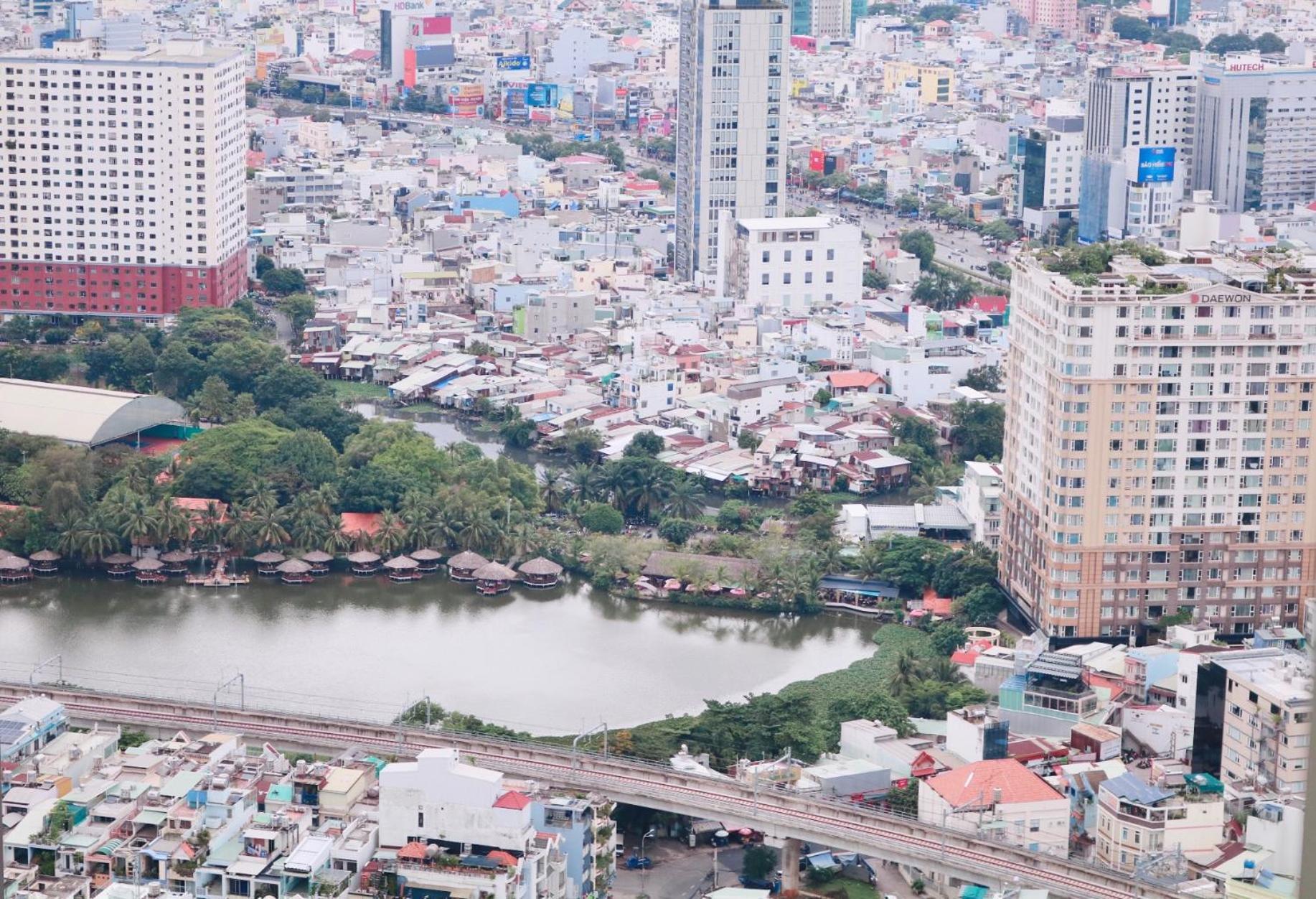 Vinhomes Park - Skyland Ho Dich Vu * Ho Chi Minh City